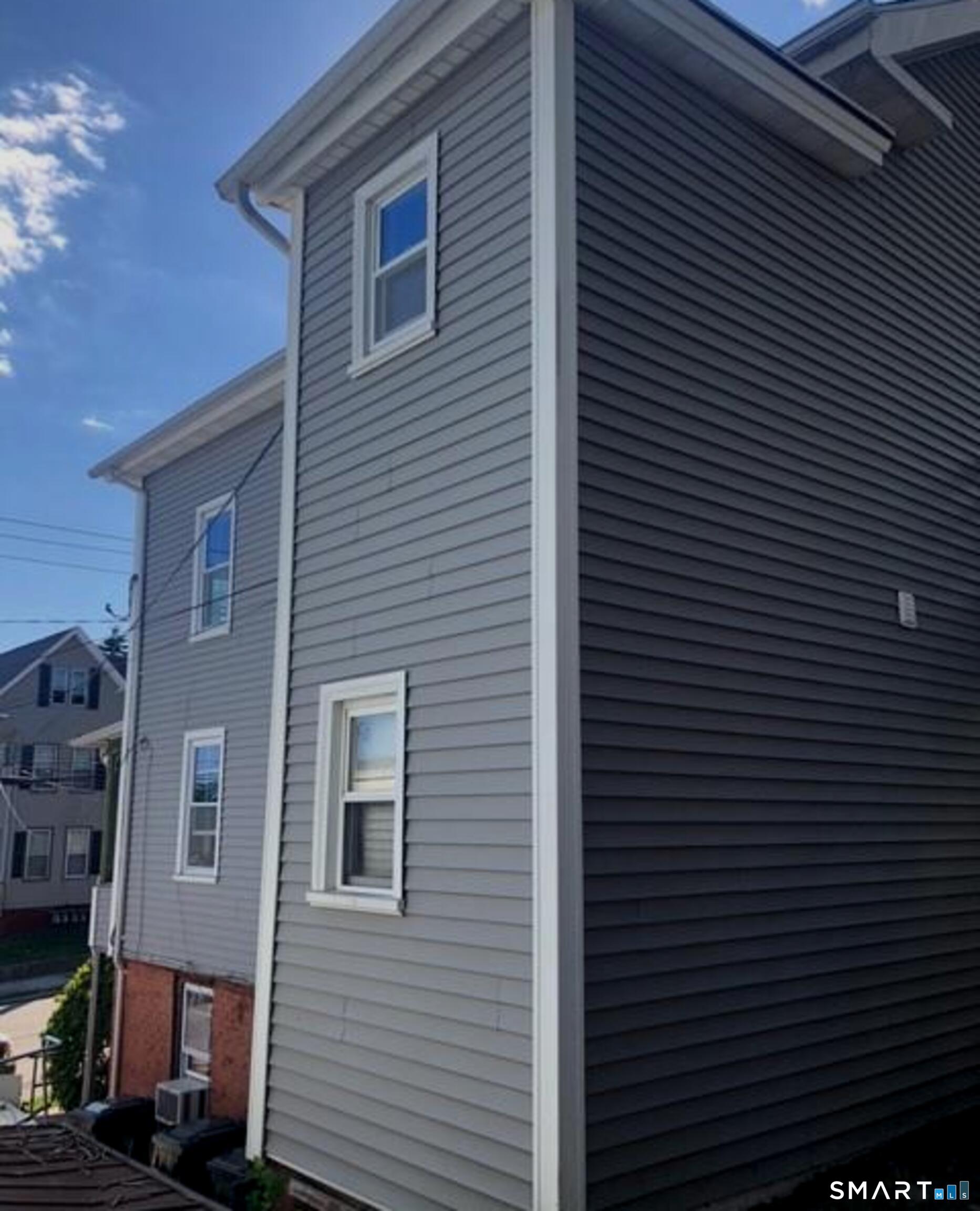 71 Blackhall, New London, 06320, 4 Bedrooms Bedrooms, 0 ,3 BathroomsBathrooms,Multi-family For Sale,For Sale,Blackhall,0,24147057