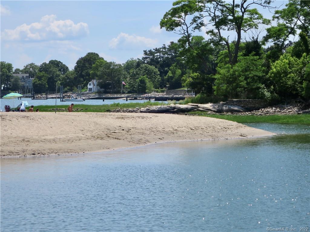 Homes for sale in Stamford, CT | 104 Sylvan Knoll Rd, Stamford, CT 06902 | MLS# 24147353