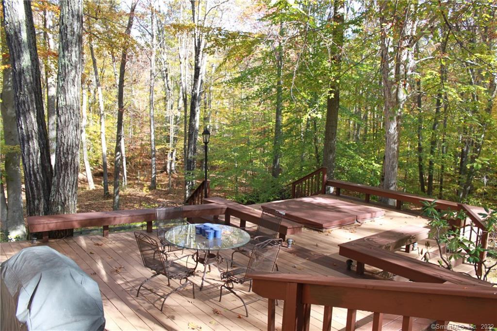 Photo 4 of 255 Stonehedge Lane, Guilford, CT