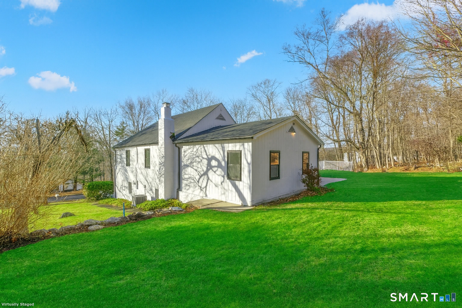 Homes for sale in New Fairfield, CT | 8 Fulton Dr, New Fairfield, CT 06812 | MLS# 24147267