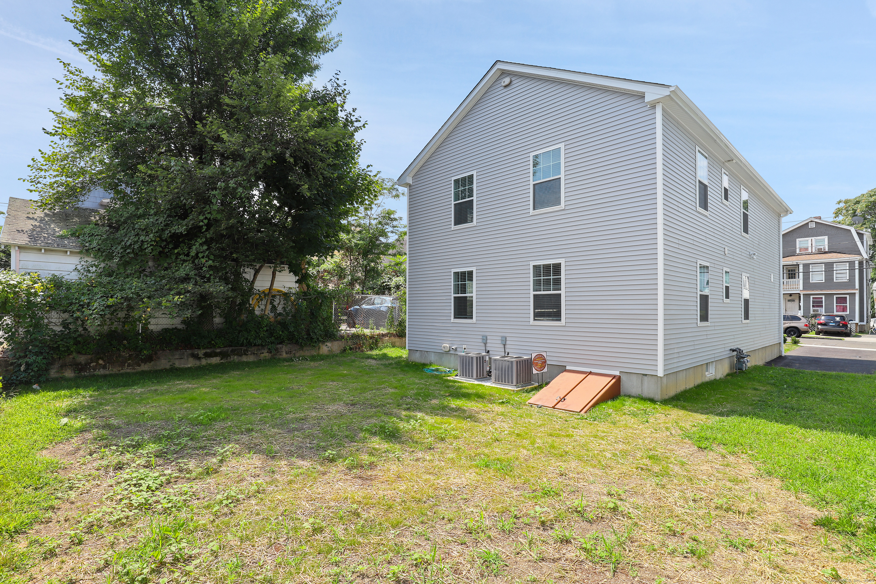 Photo 17 of 34 Wilson Street, Bridgeport, CT