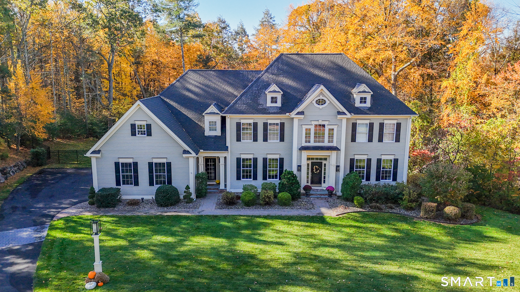 Homes for sale in Avon, CT | 26 Berkshire Xing, Avon, CT 06001 | MLS# 24147082