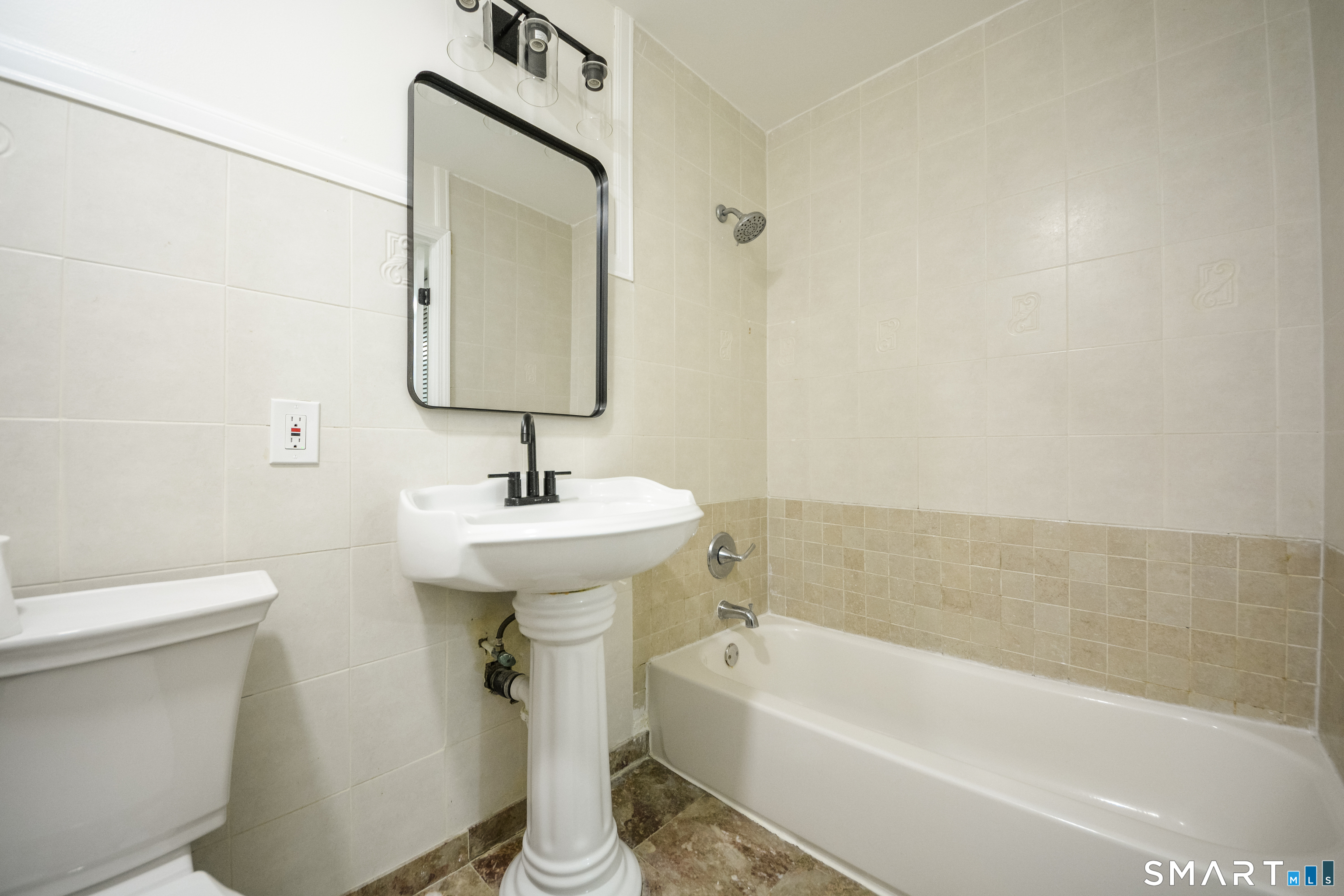 Homes for sale in Hamden, CT | 32 Towne House Rd #32, Hamden, CT 06514 | MLS# 24120627