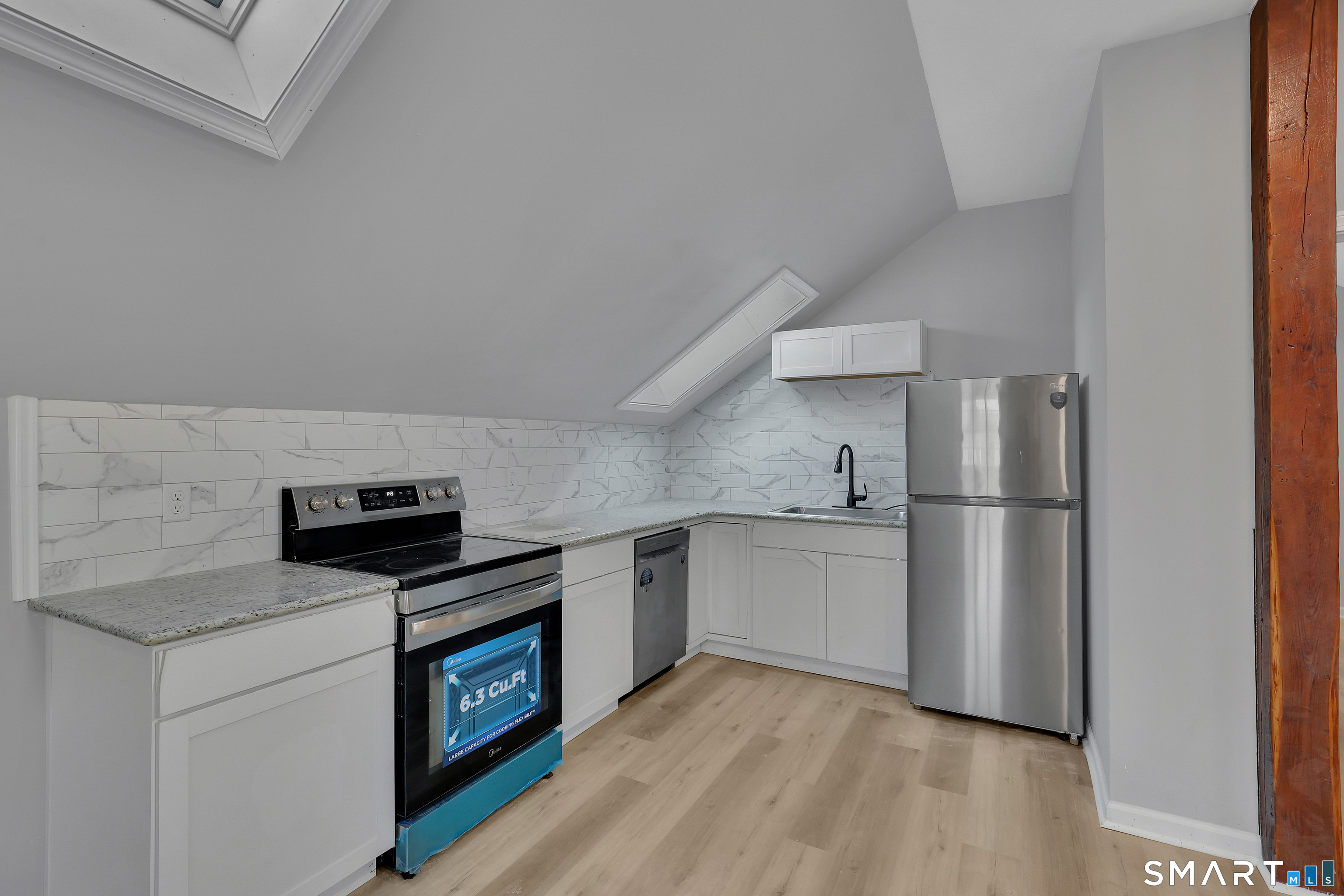 Photo 6 of 194 Hartford Road, Manchester, CT