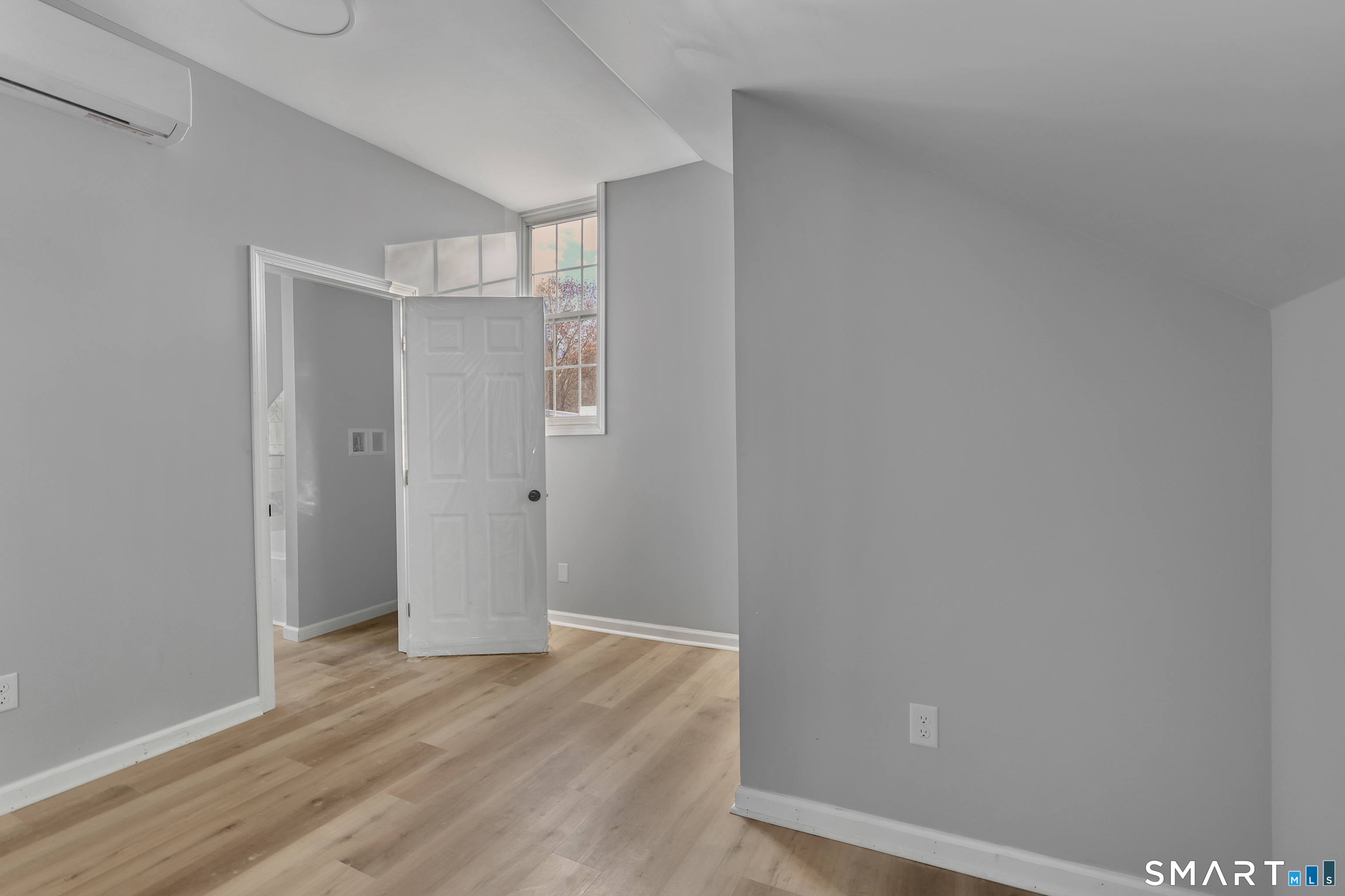 Photo 8 of 194 Hartford Road, Manchester, CT