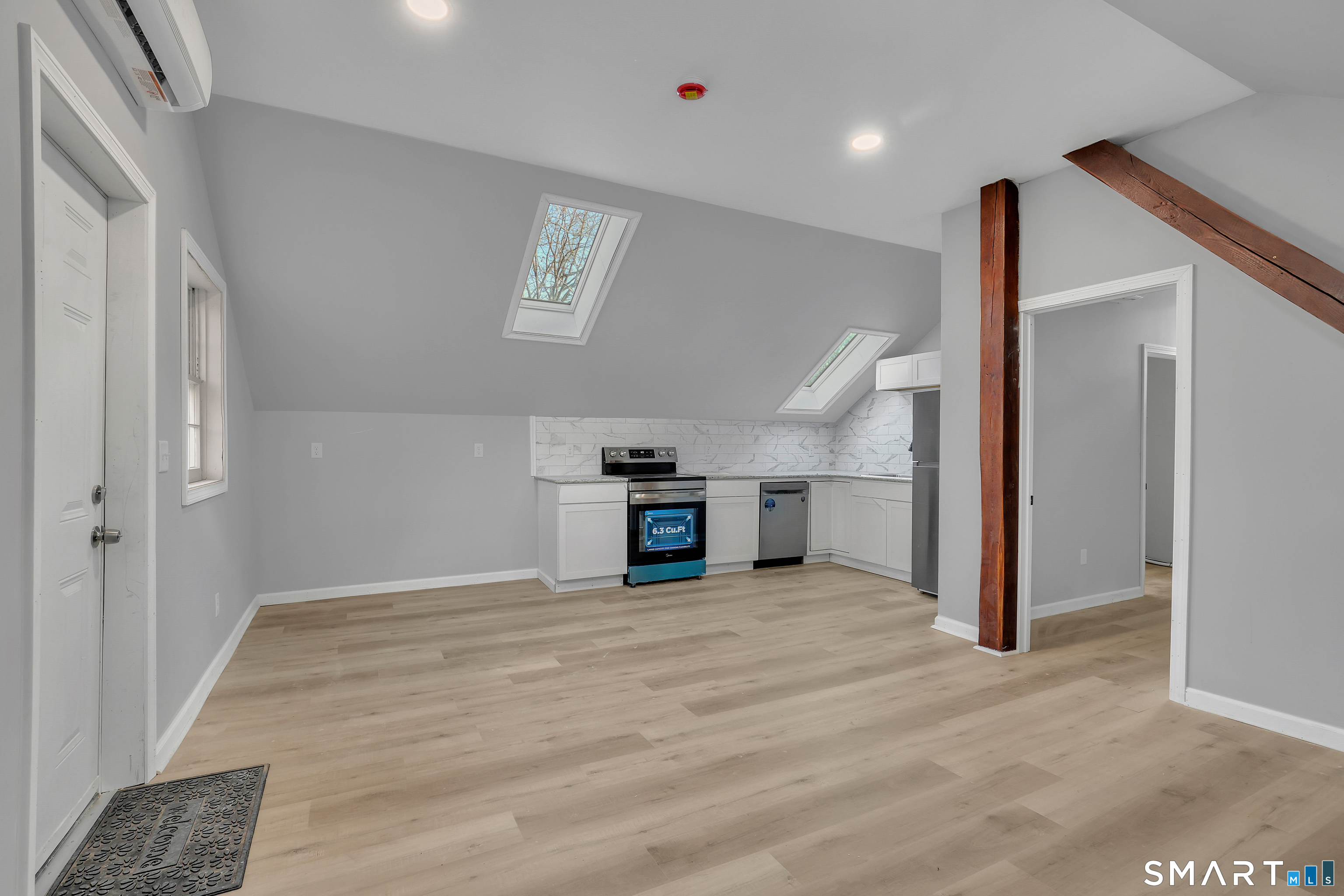 Photo 11 of 194 Hartford Road, Manchester, CT