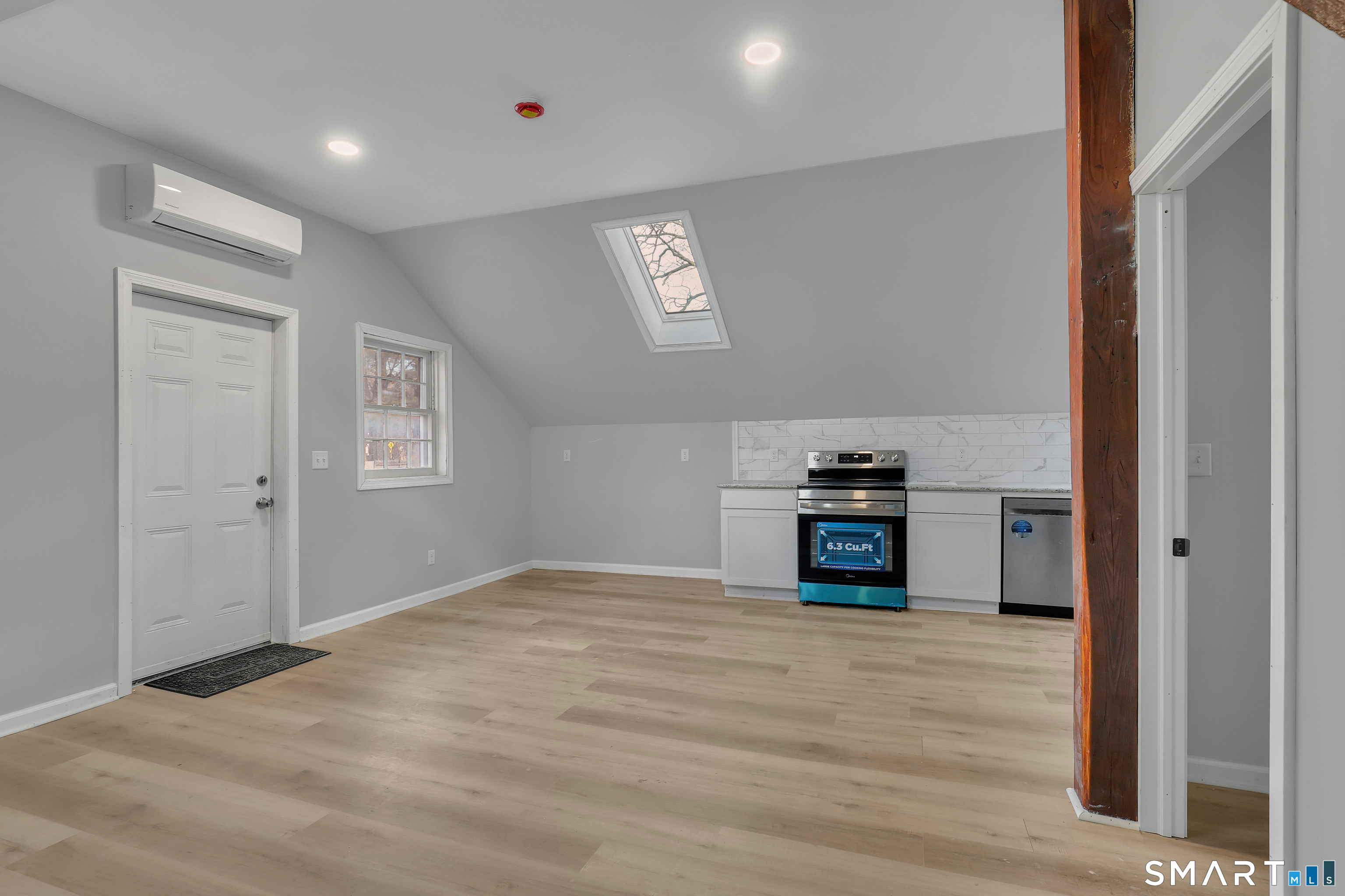 Photo 12 of 194 Hartford Road, Manchester, CT