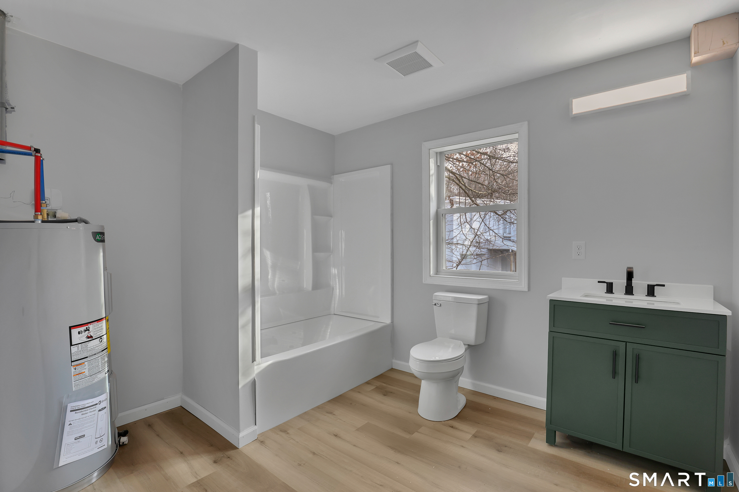 Photo 33 of 194 Hartford Road, Manchester, CT