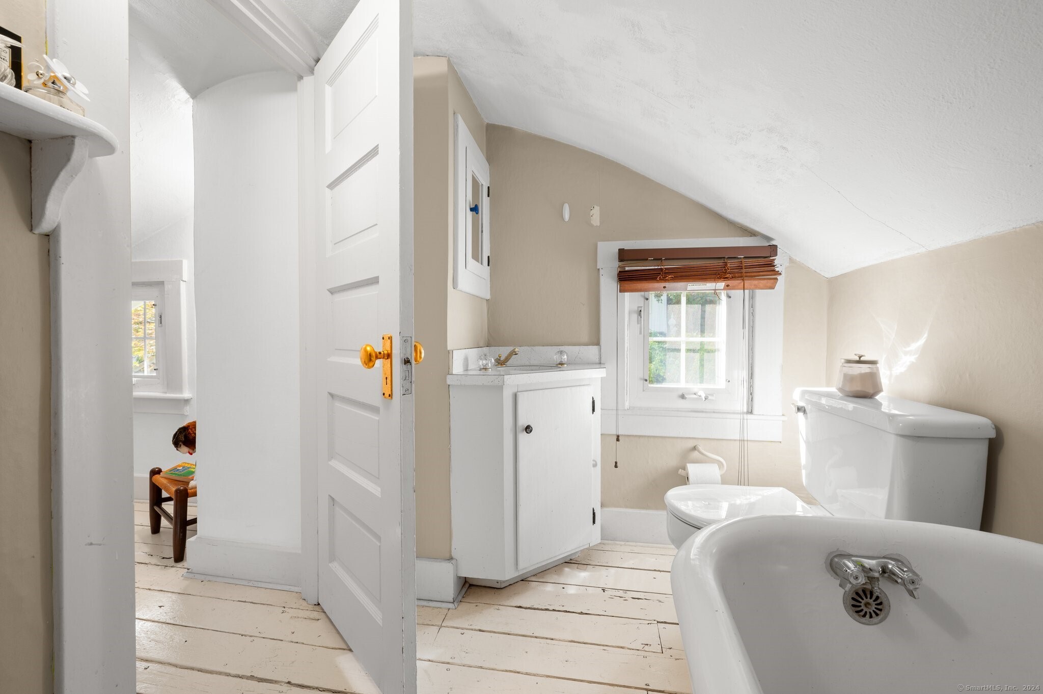 Photo 28 of 16 Main Street, Essex, CT