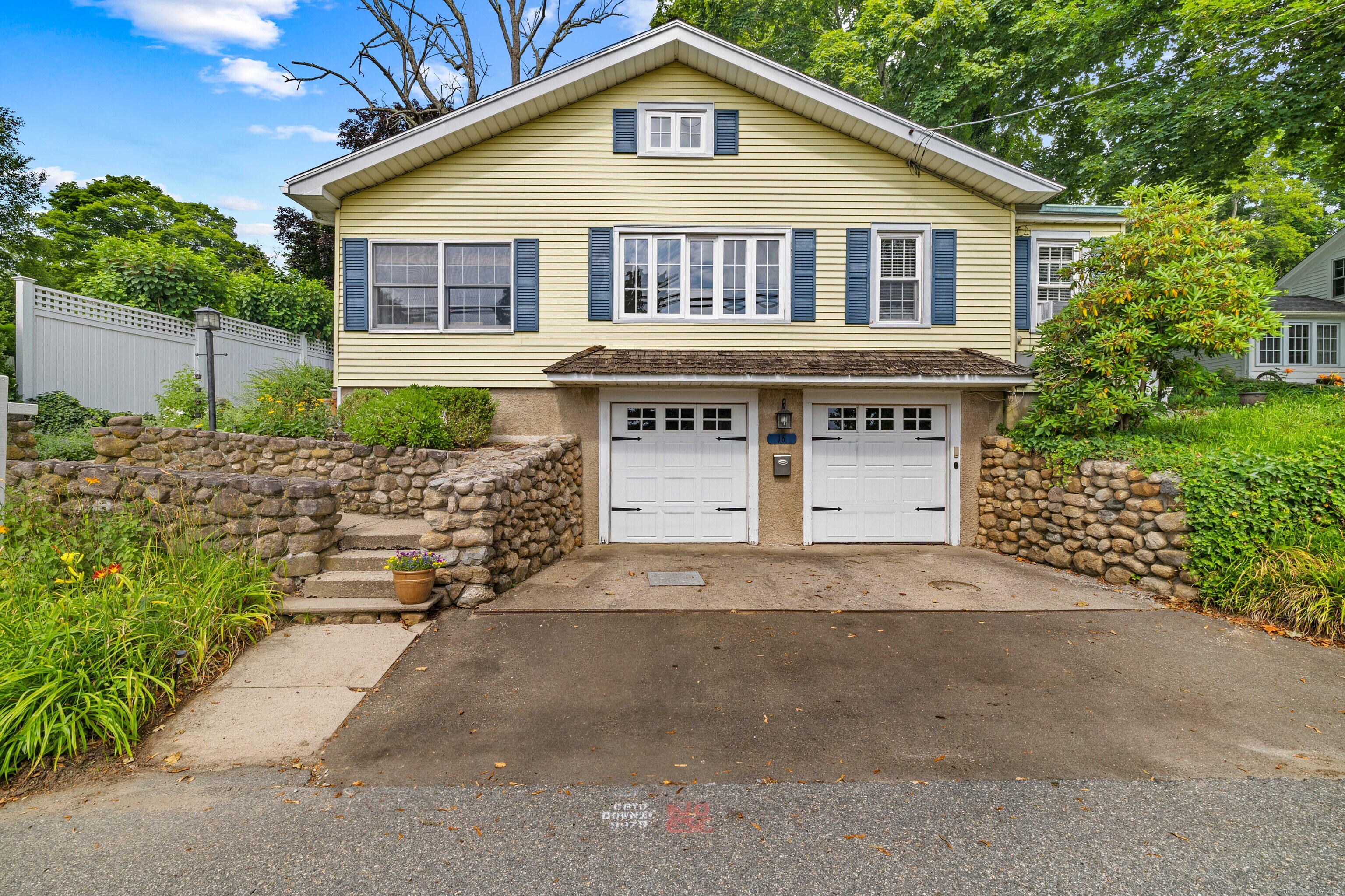 Photo 5 of 16 Main Street, Essex, CT