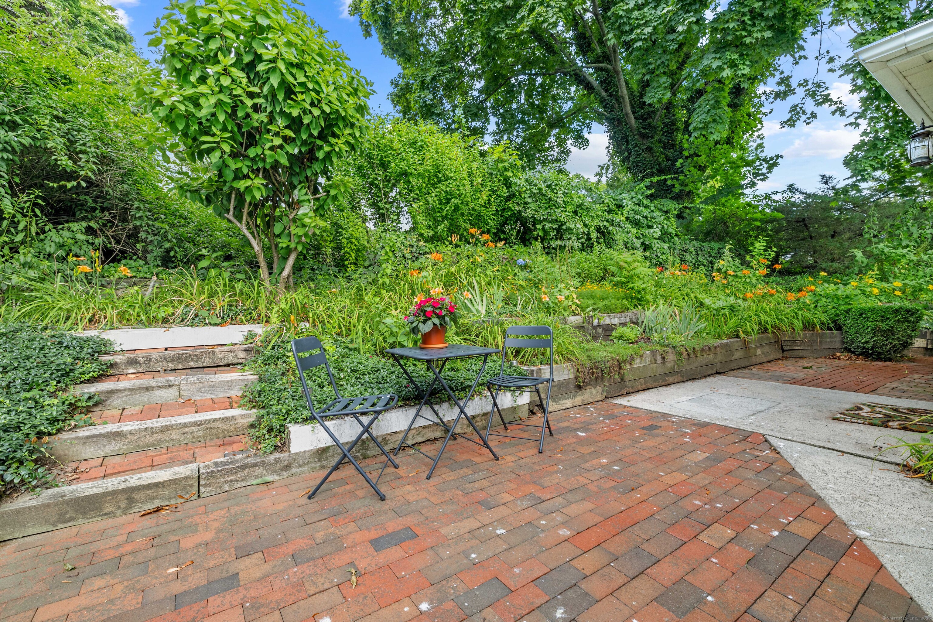 Photo 37 of 16 Main Street, Essex, CT