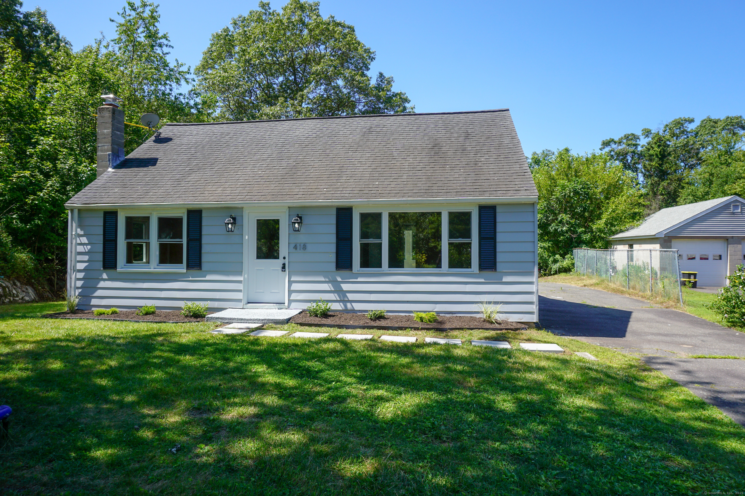 Homes for sale in Naugatuck, CT | 418 Horton Hill Rd, Naugatuck, CT 06770 | MLS# 24147665