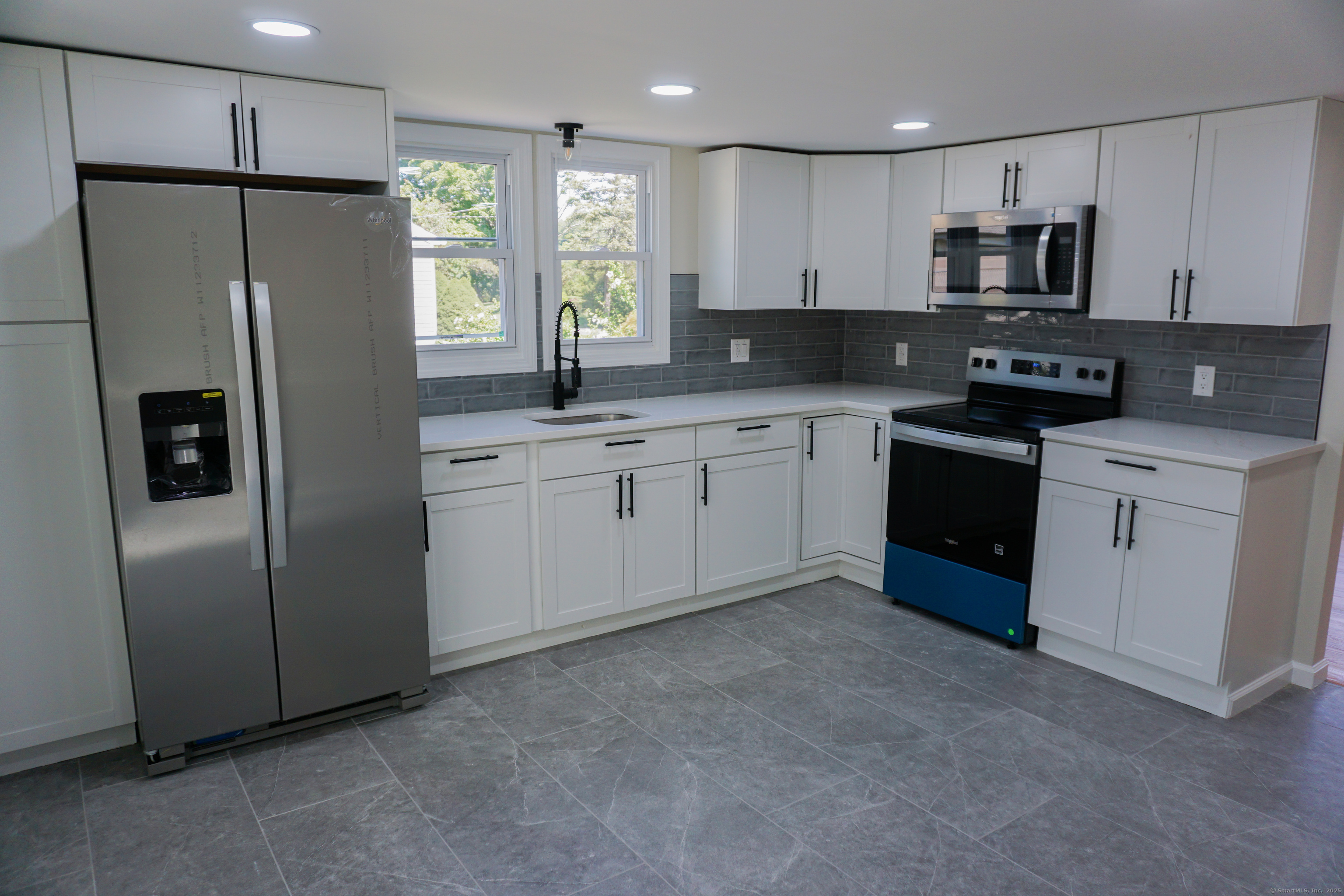 Homes for sale in Naugatuck, CT | 418 Horton Hill Rd, Naugatuck, CT 06770 | MLS# 24147665