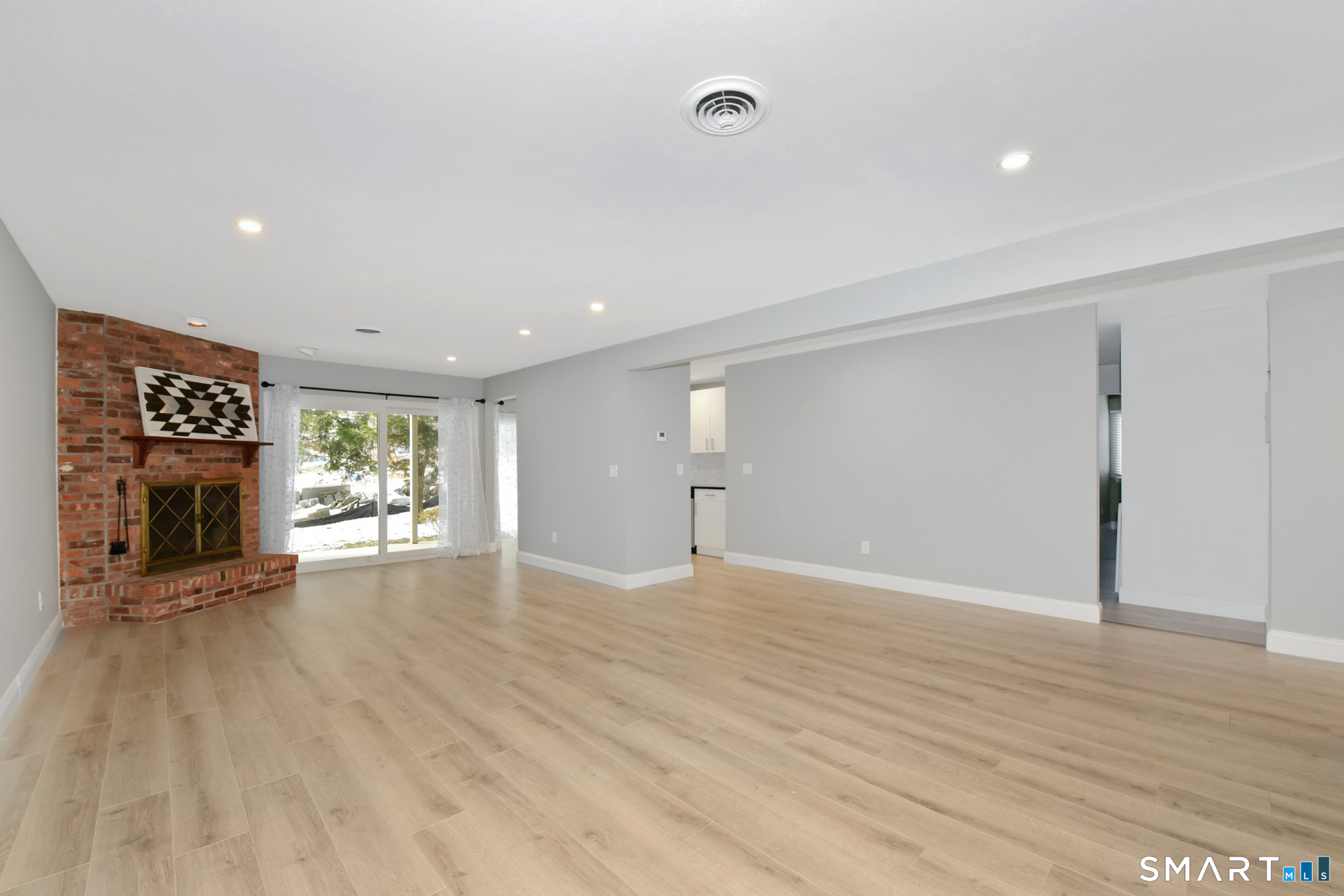 Photo 4 of 28 Mill Hill Road, Fairfield, CT