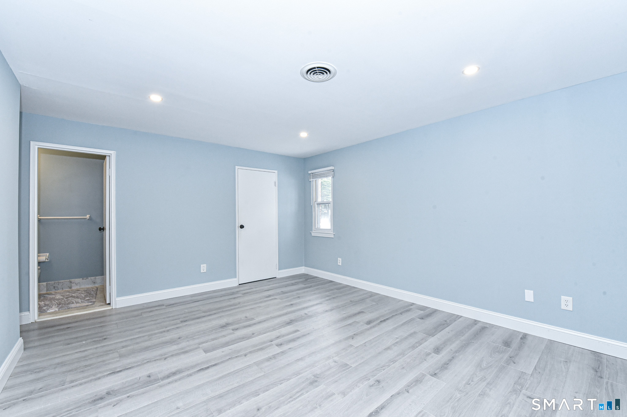 Photo 10 of 28 Mill Hill Road, Fairfield, CT