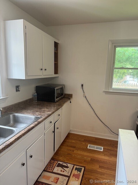 Photo 4 of 655 West Avenue, Milford, CT