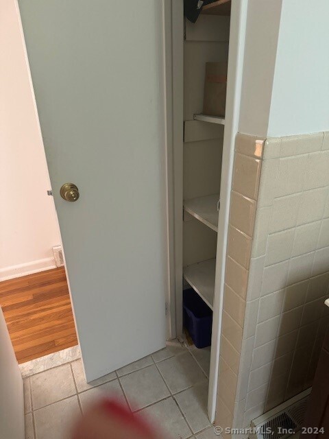 Photo 13 of 655 West Avenue, Milford, CT