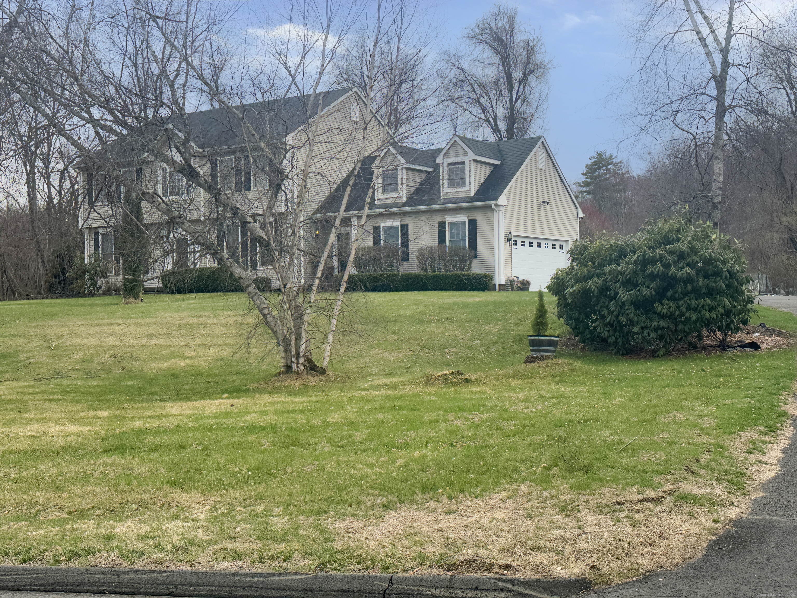 Homes for sale in East Granby, CT | 39 Ridge Blvd, East Granby, CT 06026 | MLS# 24147817