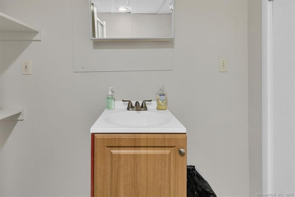 435 Salem, Bozrah, 06334, 0 , 0 ,0,Commercial For Lease,For Rent,Salem,0,24147934