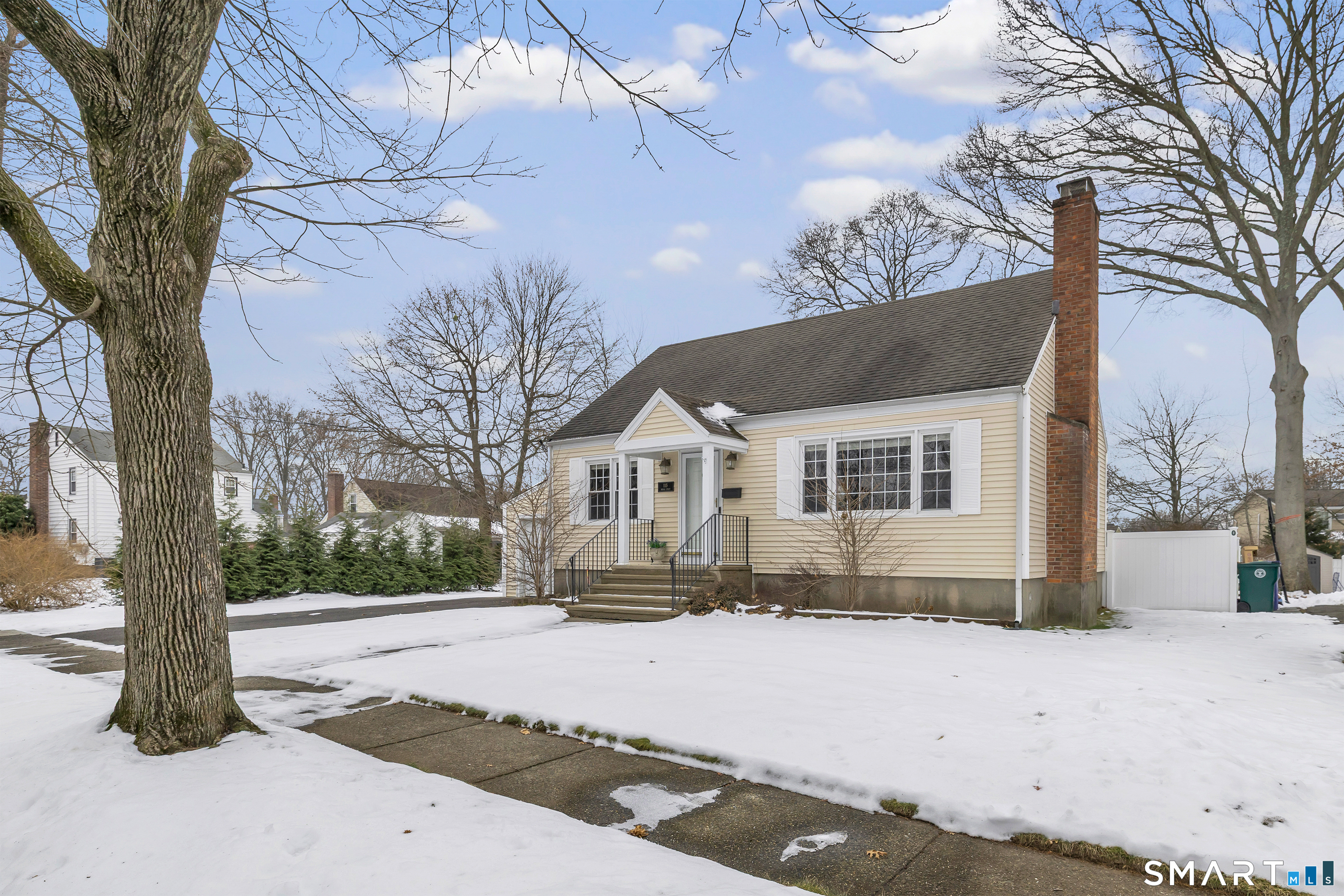 Homes for sale in Stratford, CT | 115 Spring St, Stratford, CT 06614 | MLS# 24146726