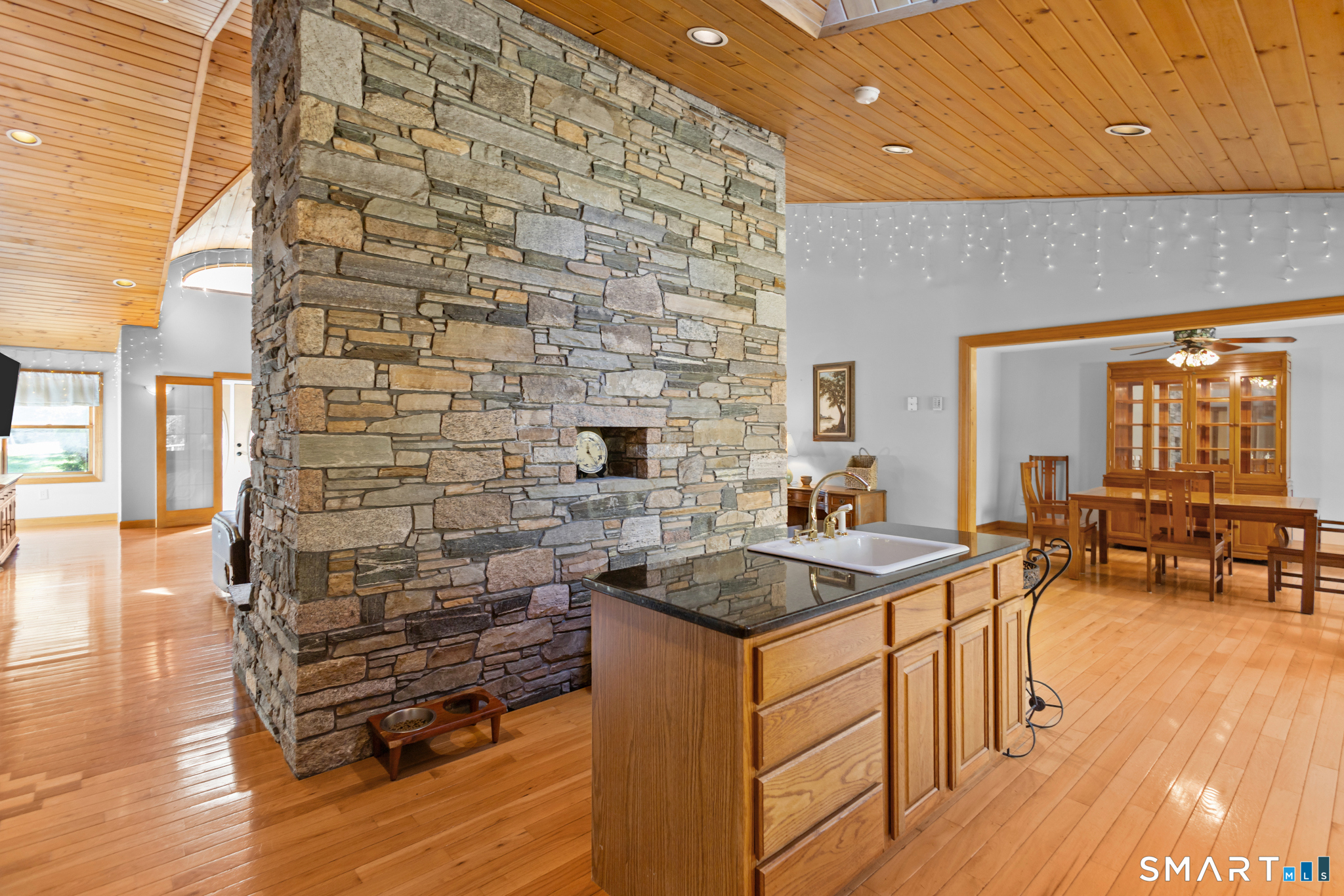 Homes for sale in Killingly, CT | 679 Bailey Hill Rd, Killingly, CT 06241 | MLS# 24147951