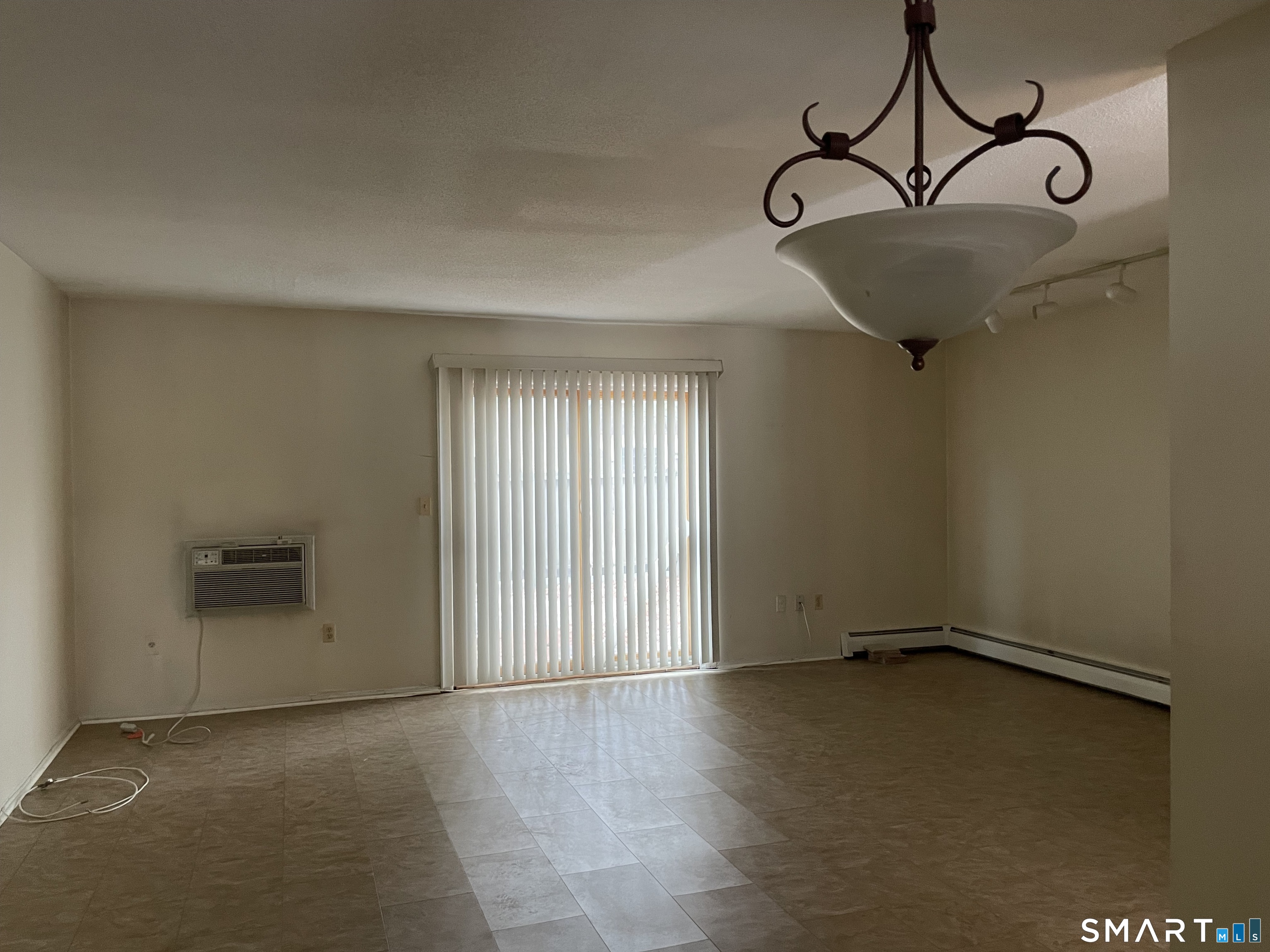 Photo 11 of 12 Sutton Place, Bloomfield, CT