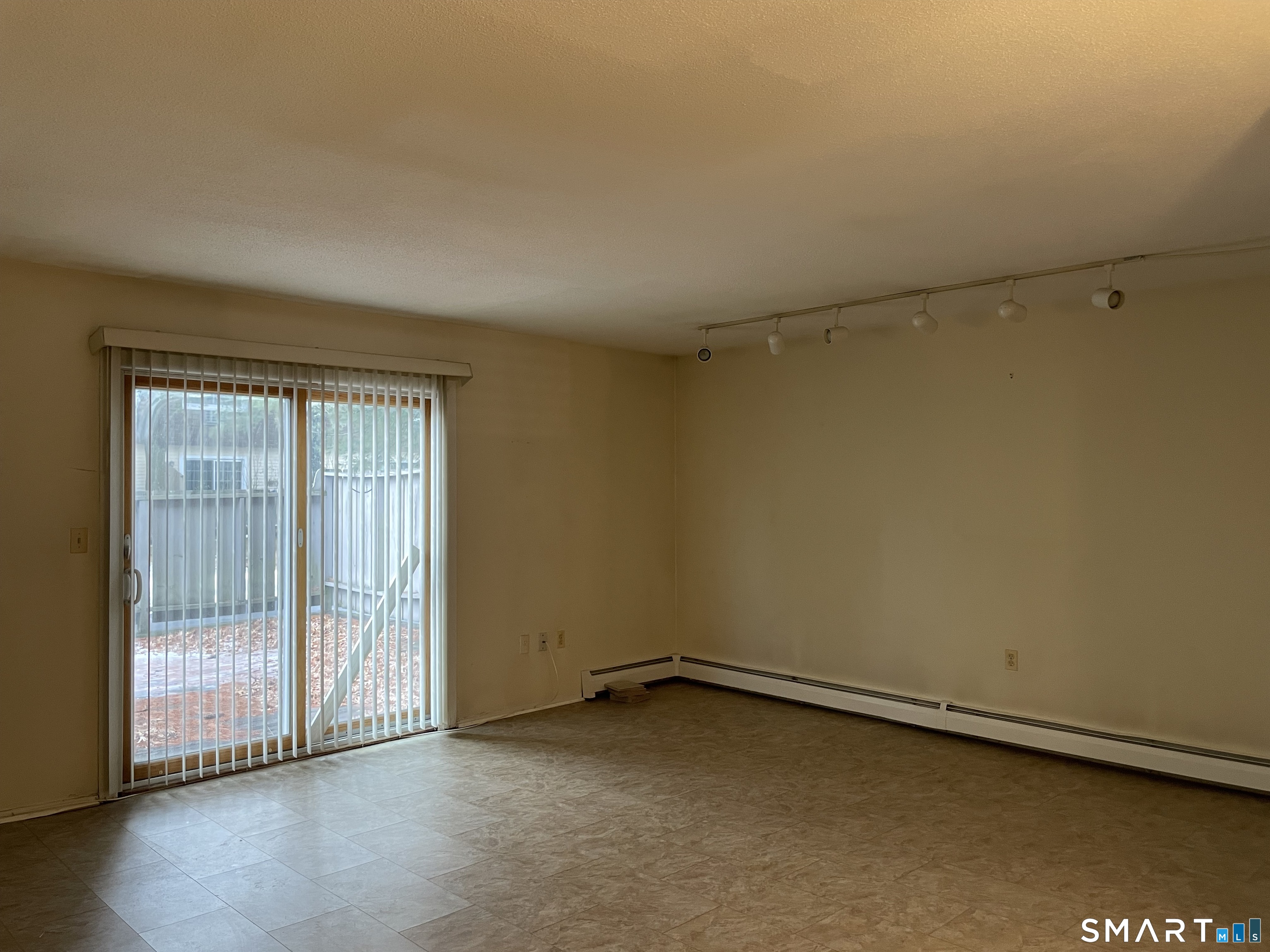 Photo 17 of 12 Sutton Place, Bloomfield, CT