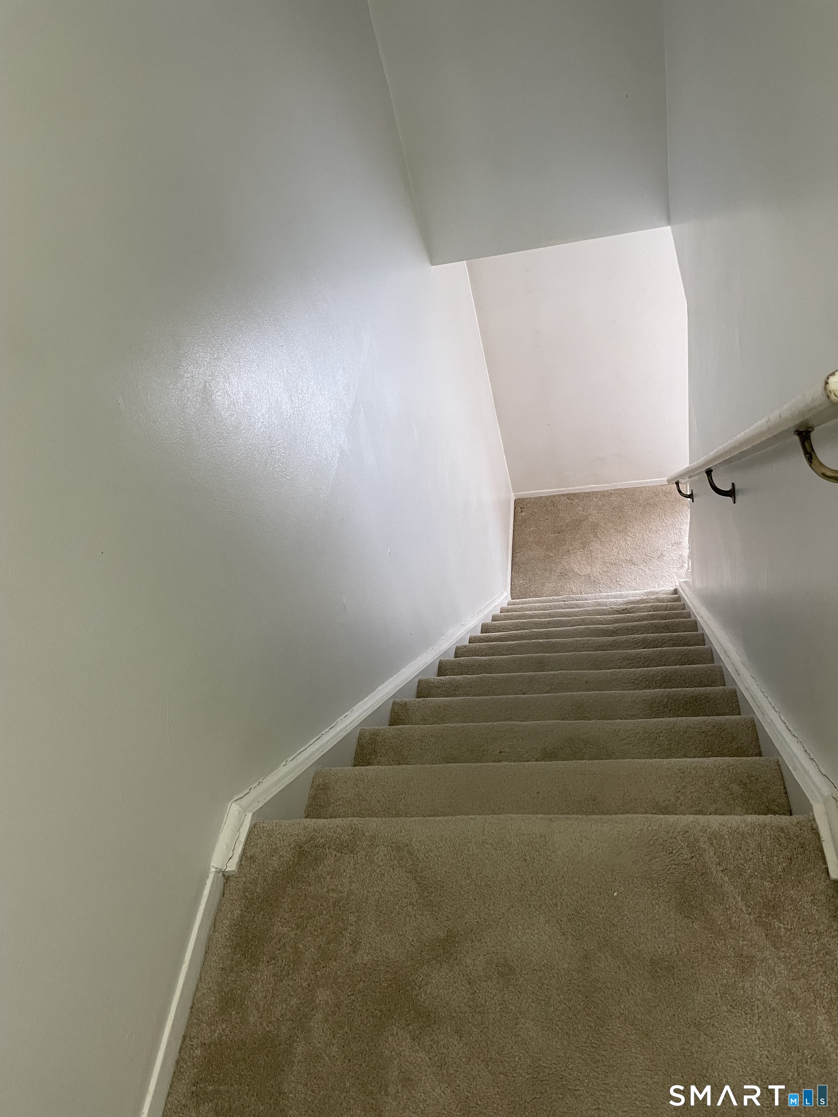 Photo 20 of 12 Sutton Place, Bloomfield, CT