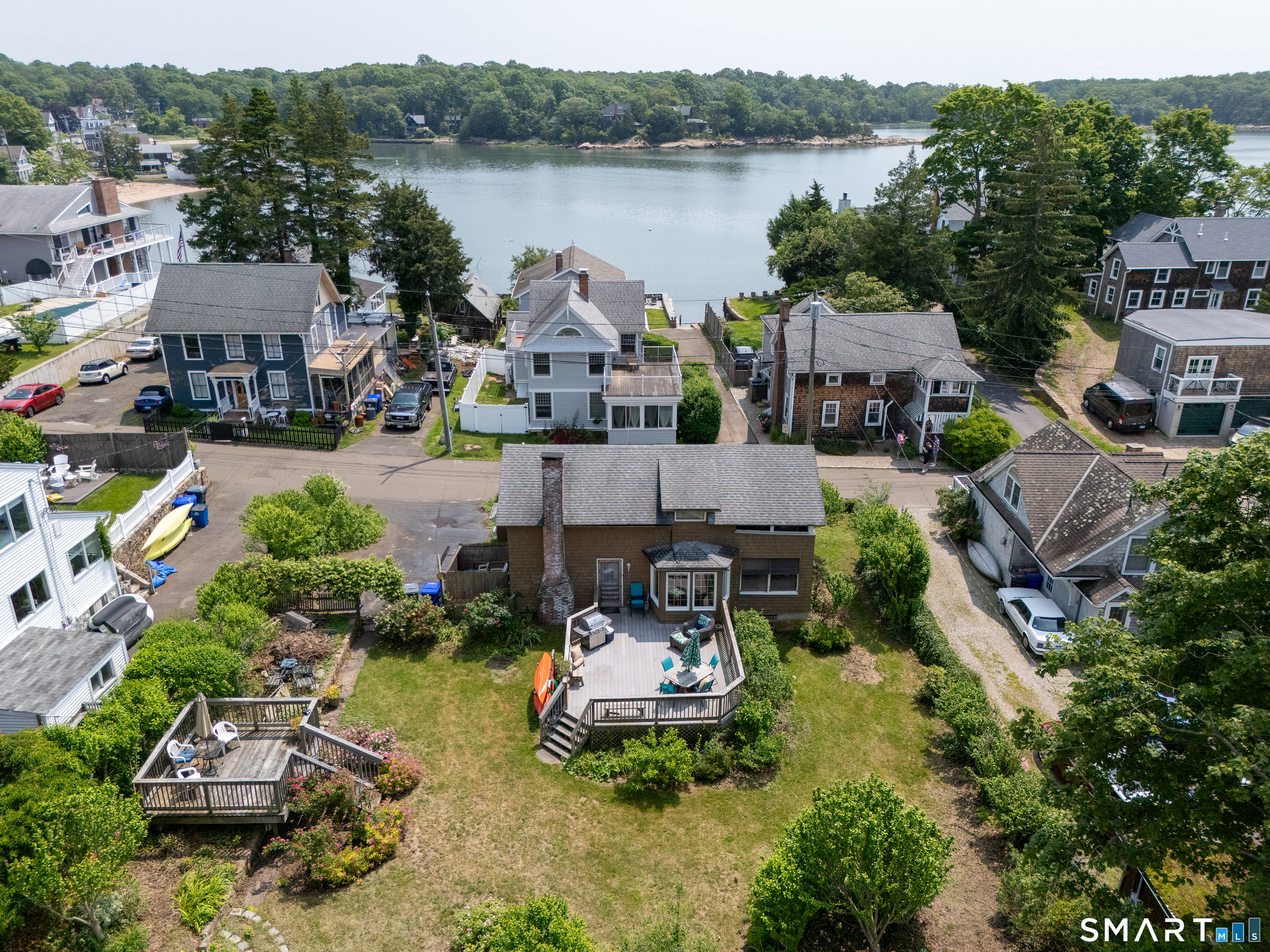 Homes for sale in Branford, CT | 39 Little Bay Ln, Branford, CT 06405 | MLS# 24144999