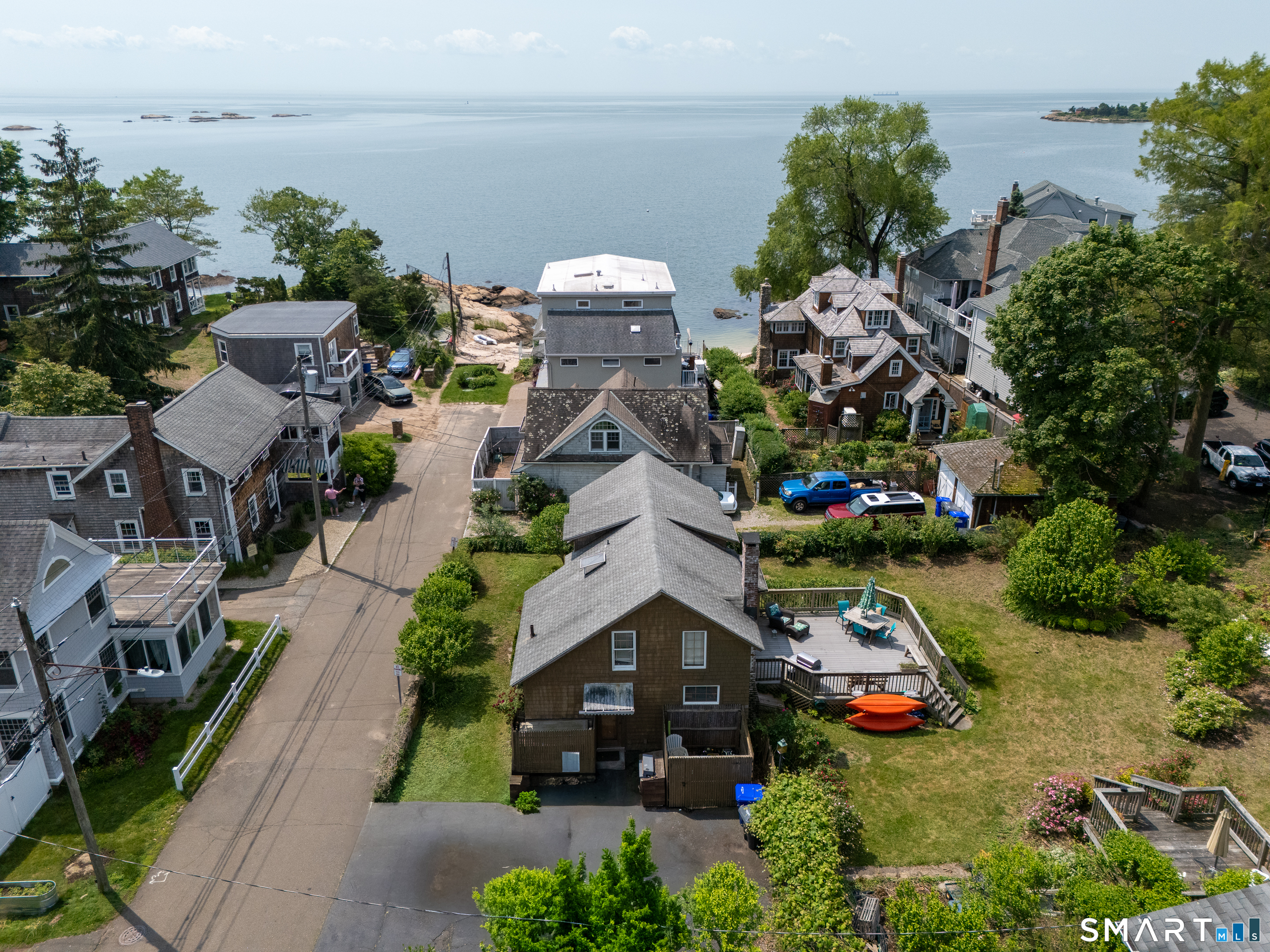 Homes for sale in Branford, CT | 39 Little Bay Ln, Branford, CT 06405 | MLS# 24144999