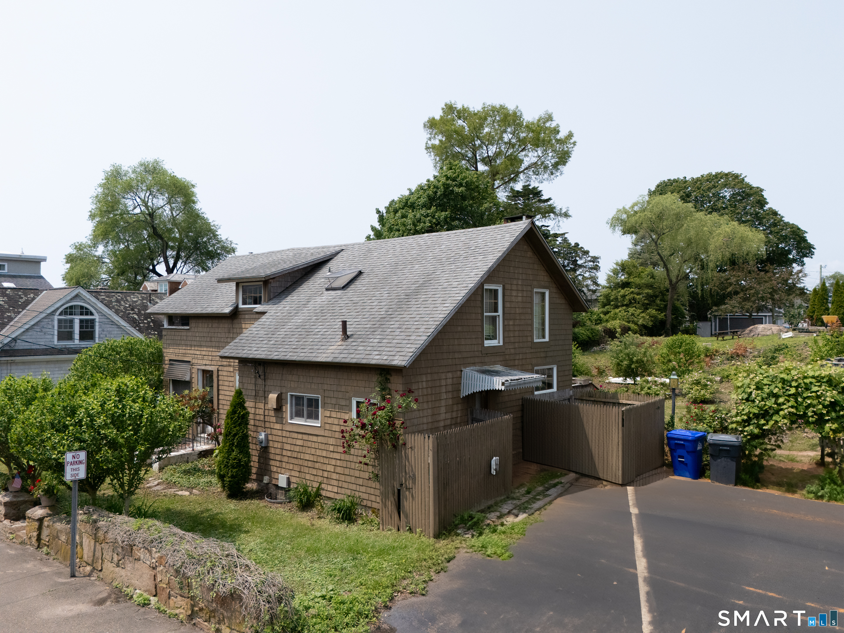 Homes for sale in Branford, CT | 39 Little Bay Ln, Branford, CT 06405 | MLS# 24144999