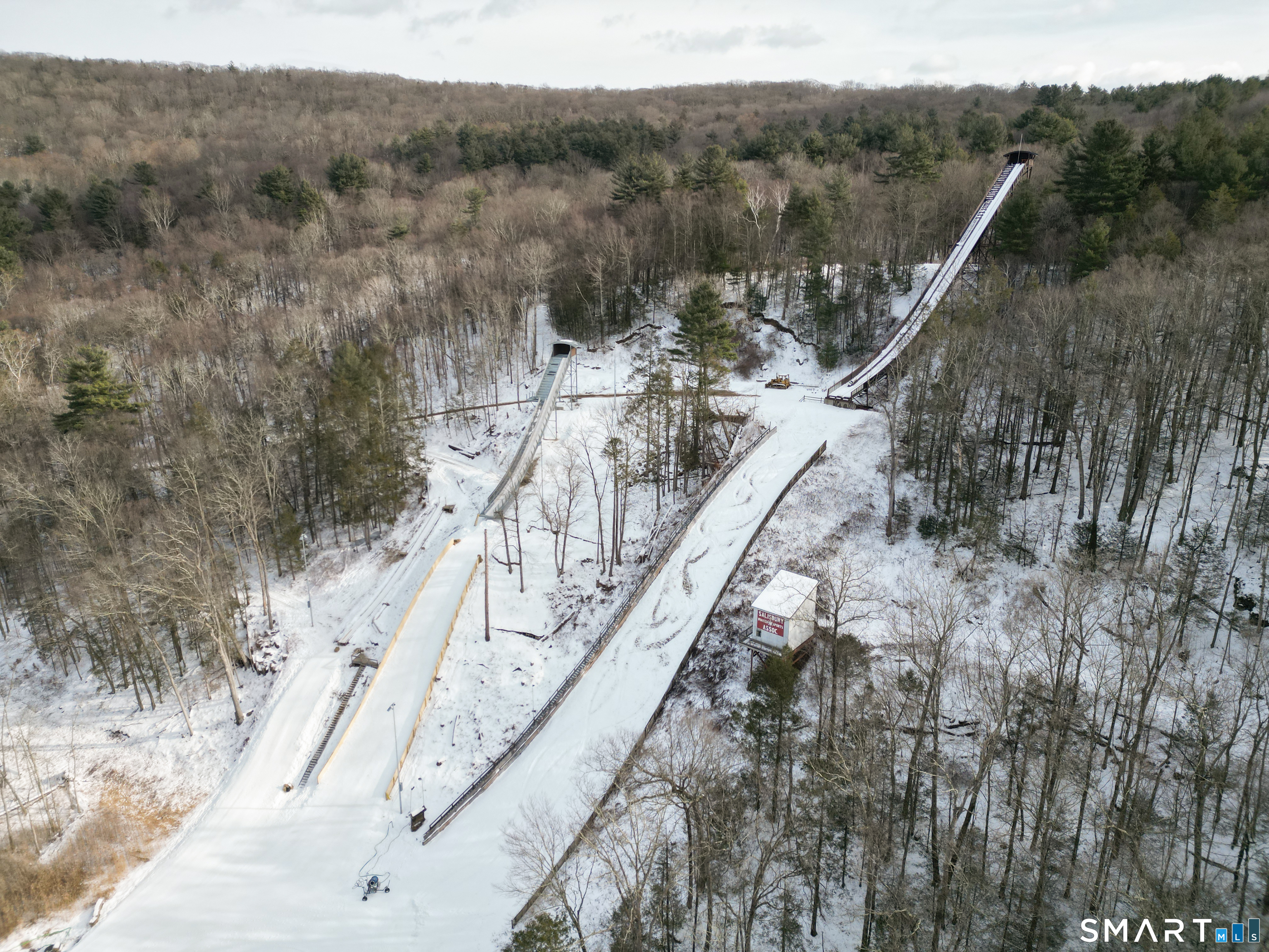 Photo 35 of 25 Fowler Street, Salisbury, CT