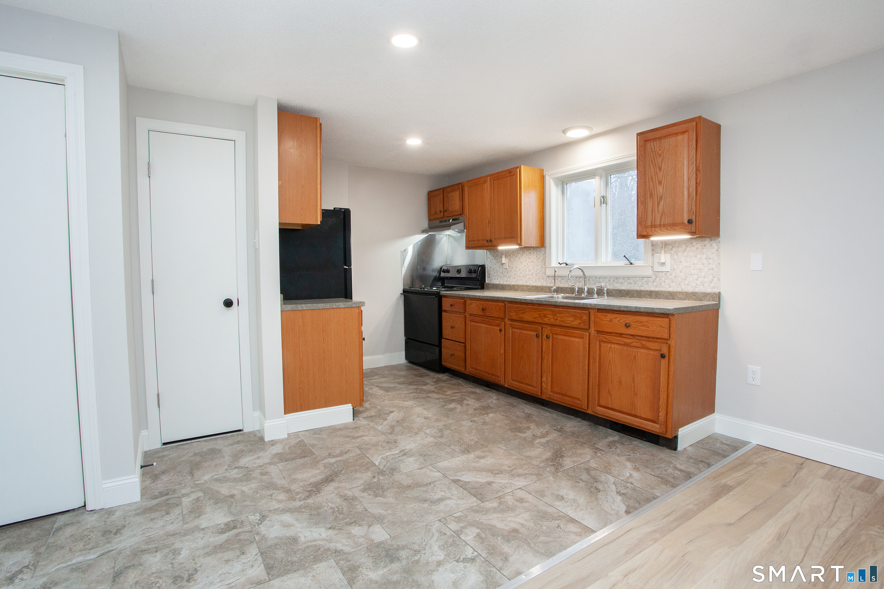 Photo 6 of 366 Albany Turnpike, Canton, CT