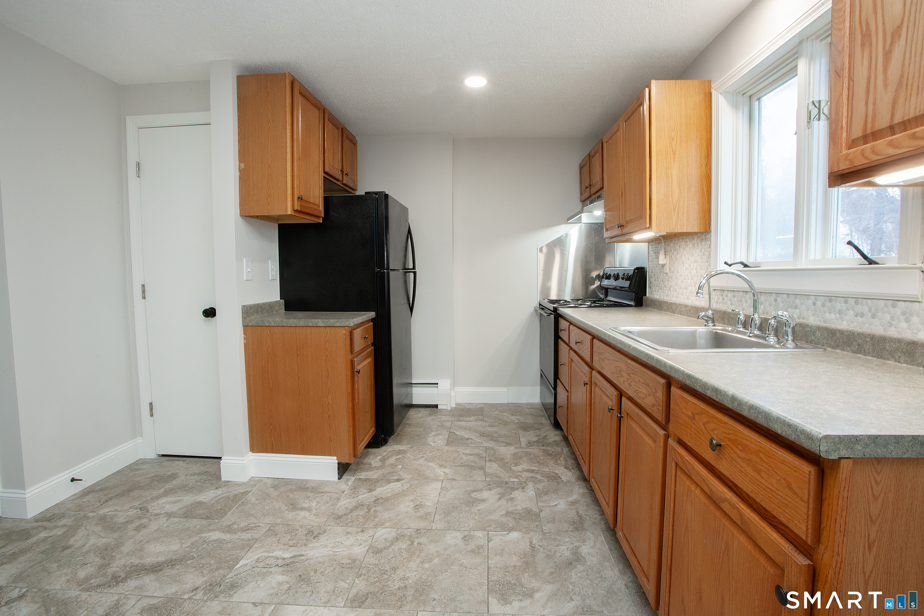 Photo 5 of 366 Albany Turnpike, Canton, CT