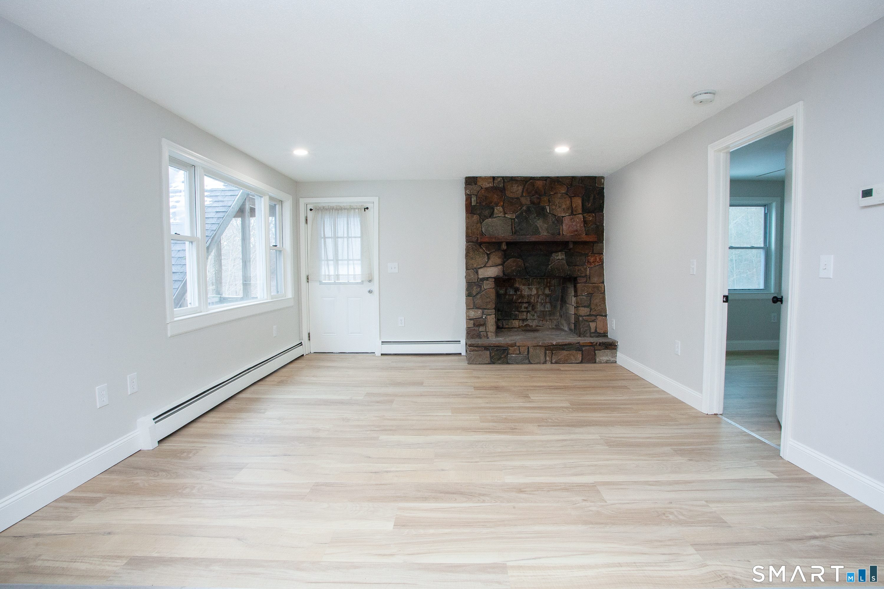 Photo 3 of 366 Albany Turnpike, Canton, CT