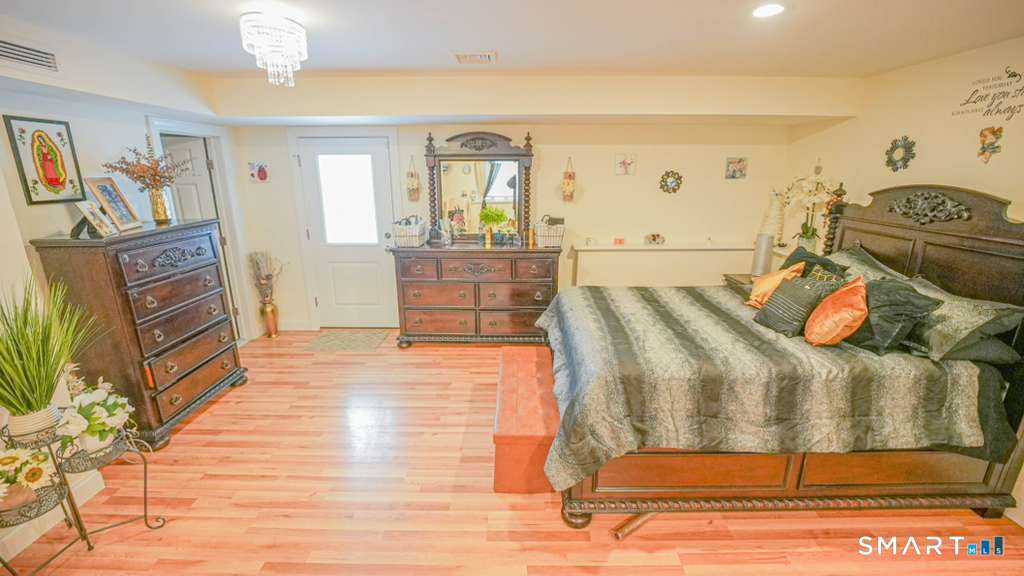 Photo 17 of 2 Kevin Drive, Danbury, CT