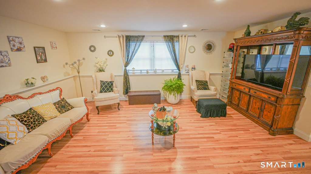 Photo 18 of 2 Kevin Drive, Danbury, CT