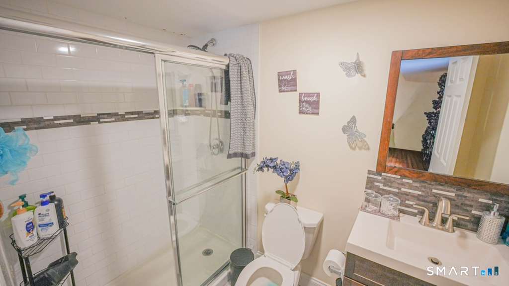 Photo 19 of 2 Kevin Drive, Danbury, CT