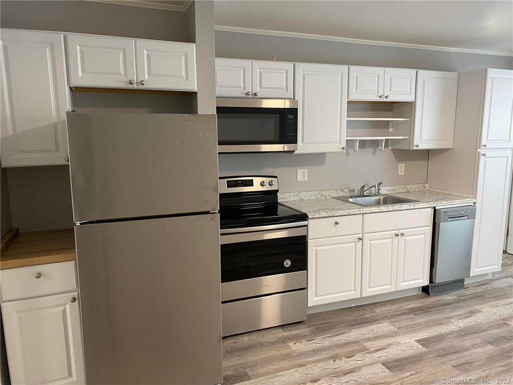 Homes for sale in Wilton, CT | 5 Village Walk #5, Wilton, CT 06897 | MLS# 24148130