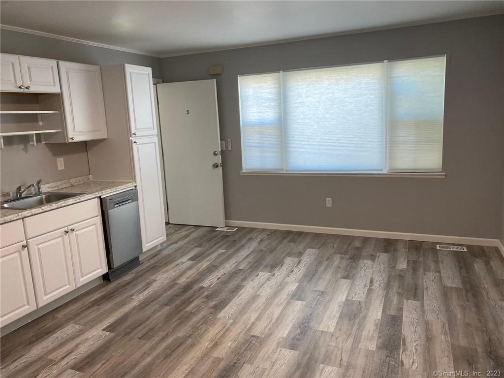 Photo 7 of 5 Village Walk, Wilton, CT