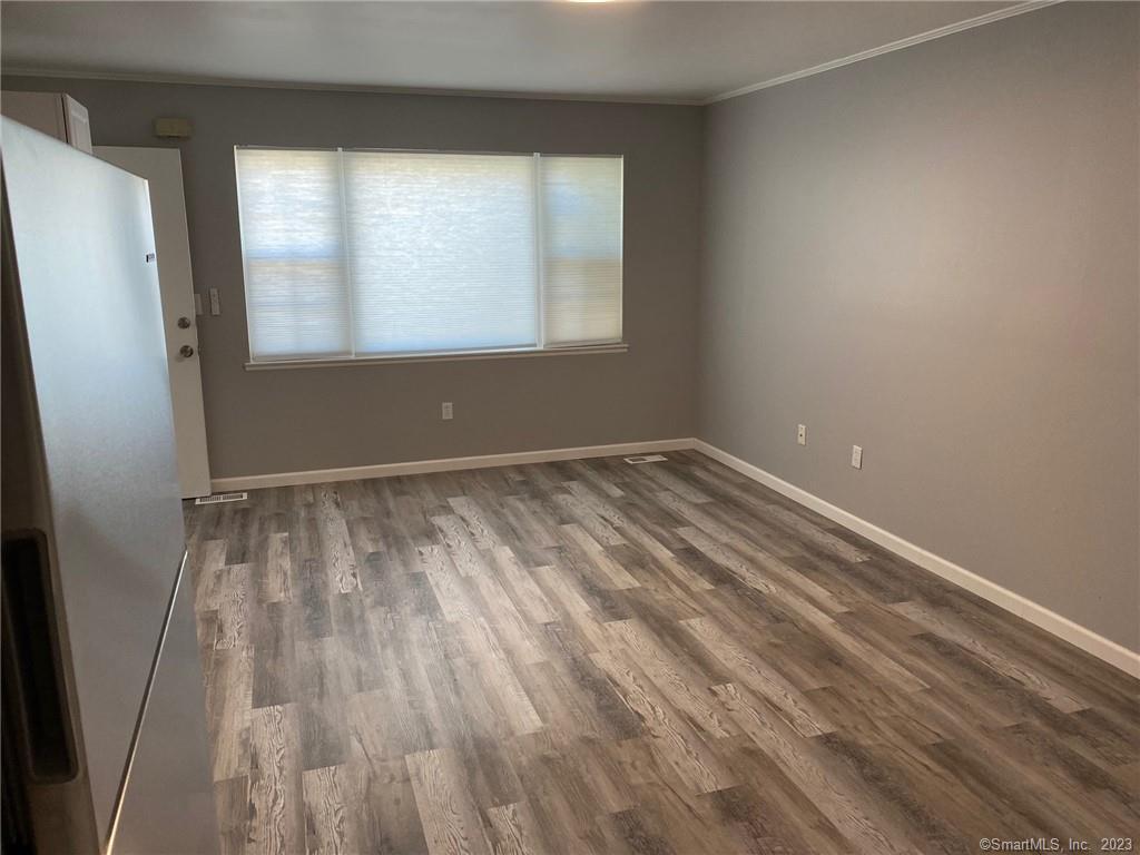 Photo 8 of 5 Village Walk, Wilton, CT