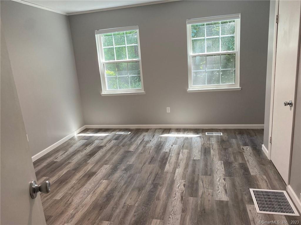 Photo 10 of 5 Village Walk, Wilton, CT