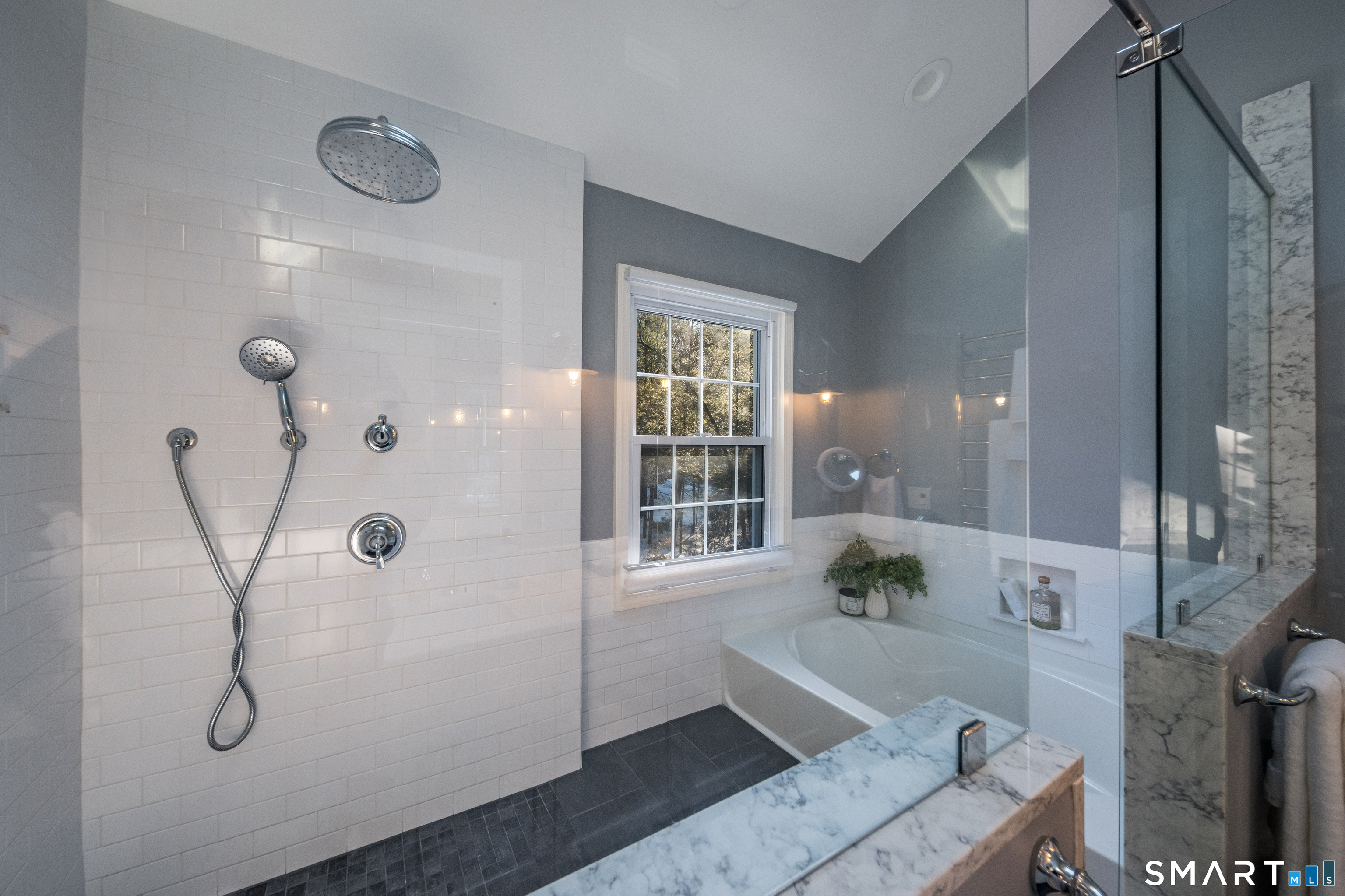 Photo 17 of 25 Lord Davis Lane, Avon, CT