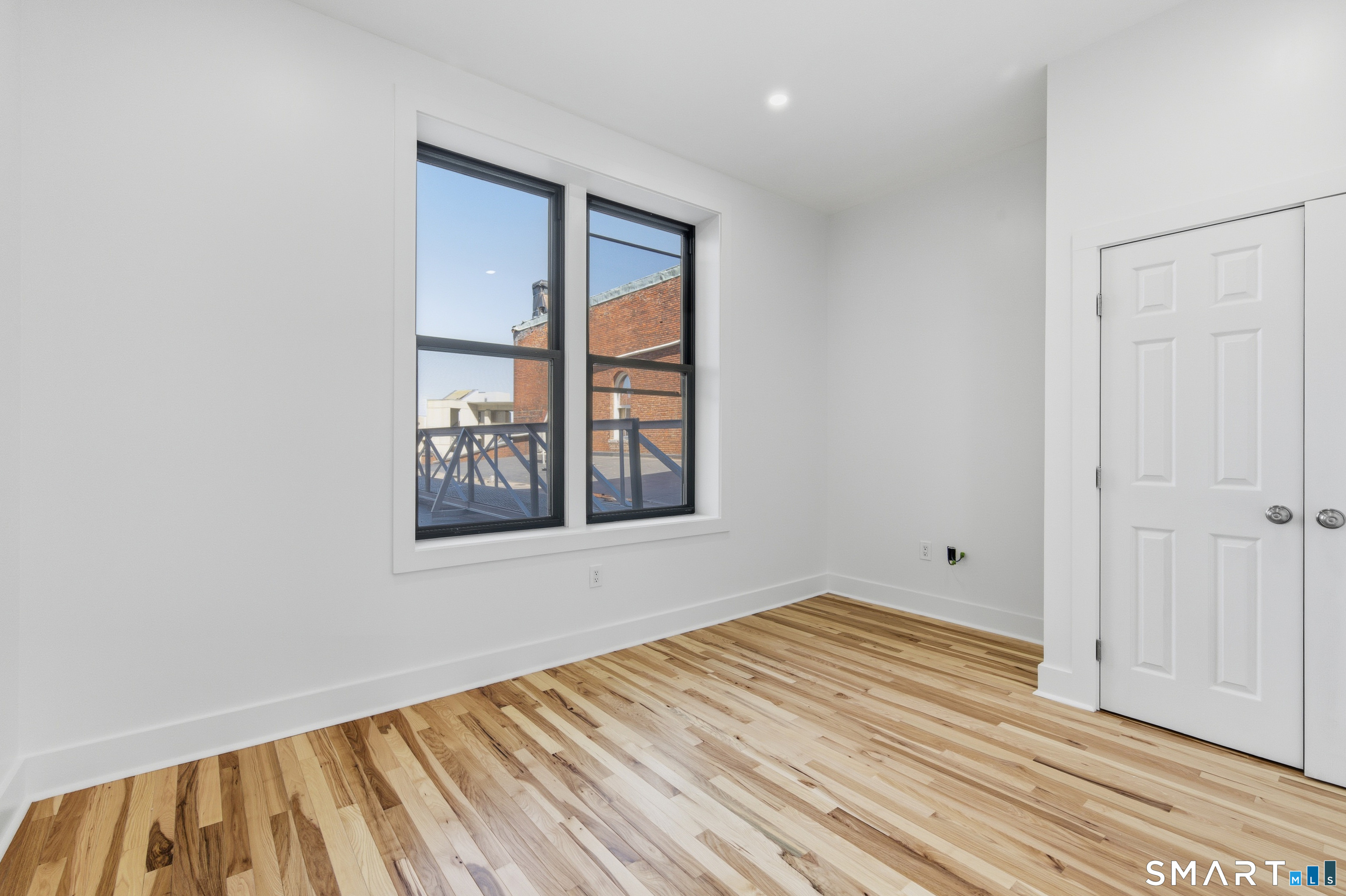 Photo 4 of 253 State Street, New London, CT