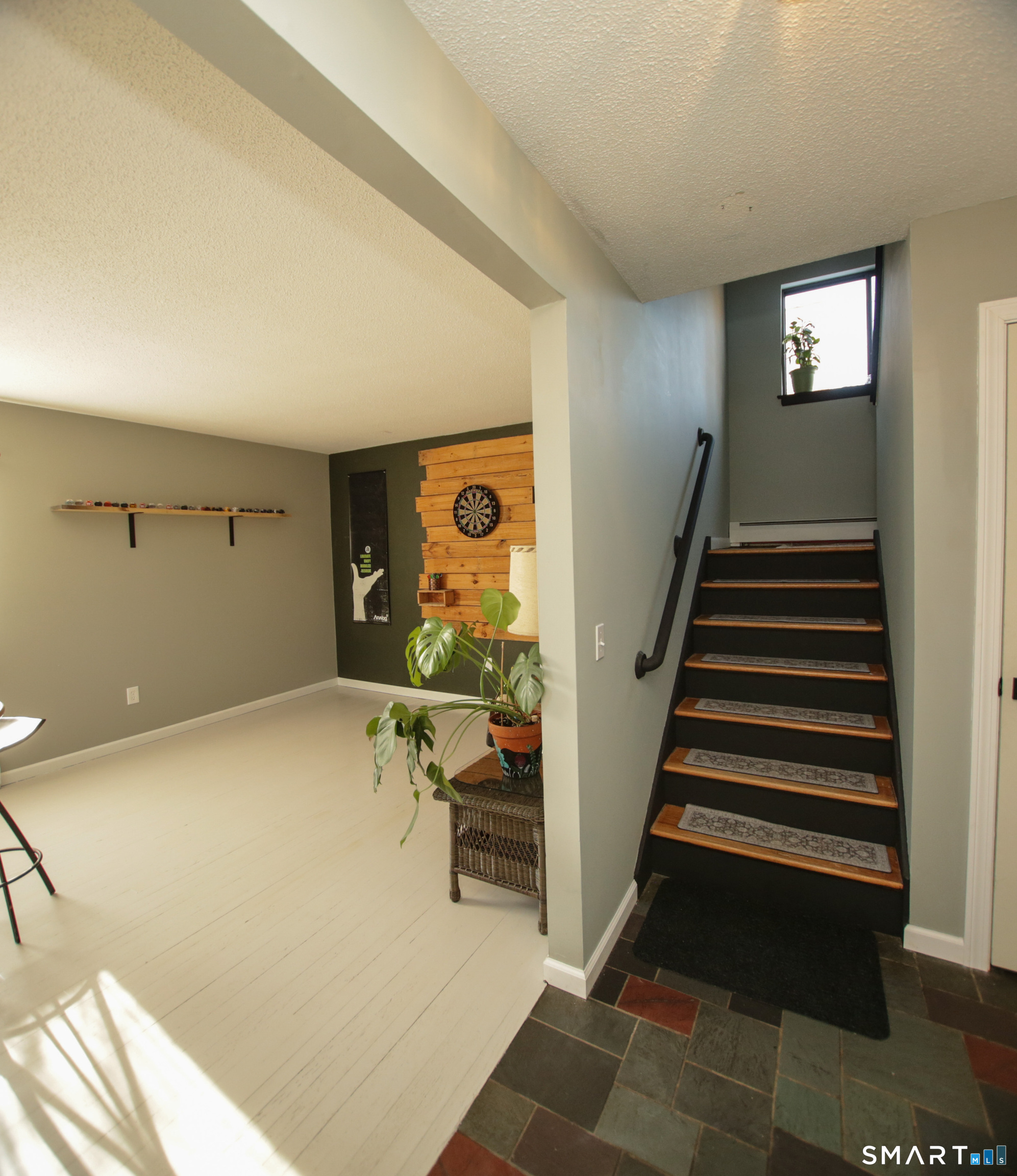 Photo 9 of 2 Meadow Court, Simsbury, CT