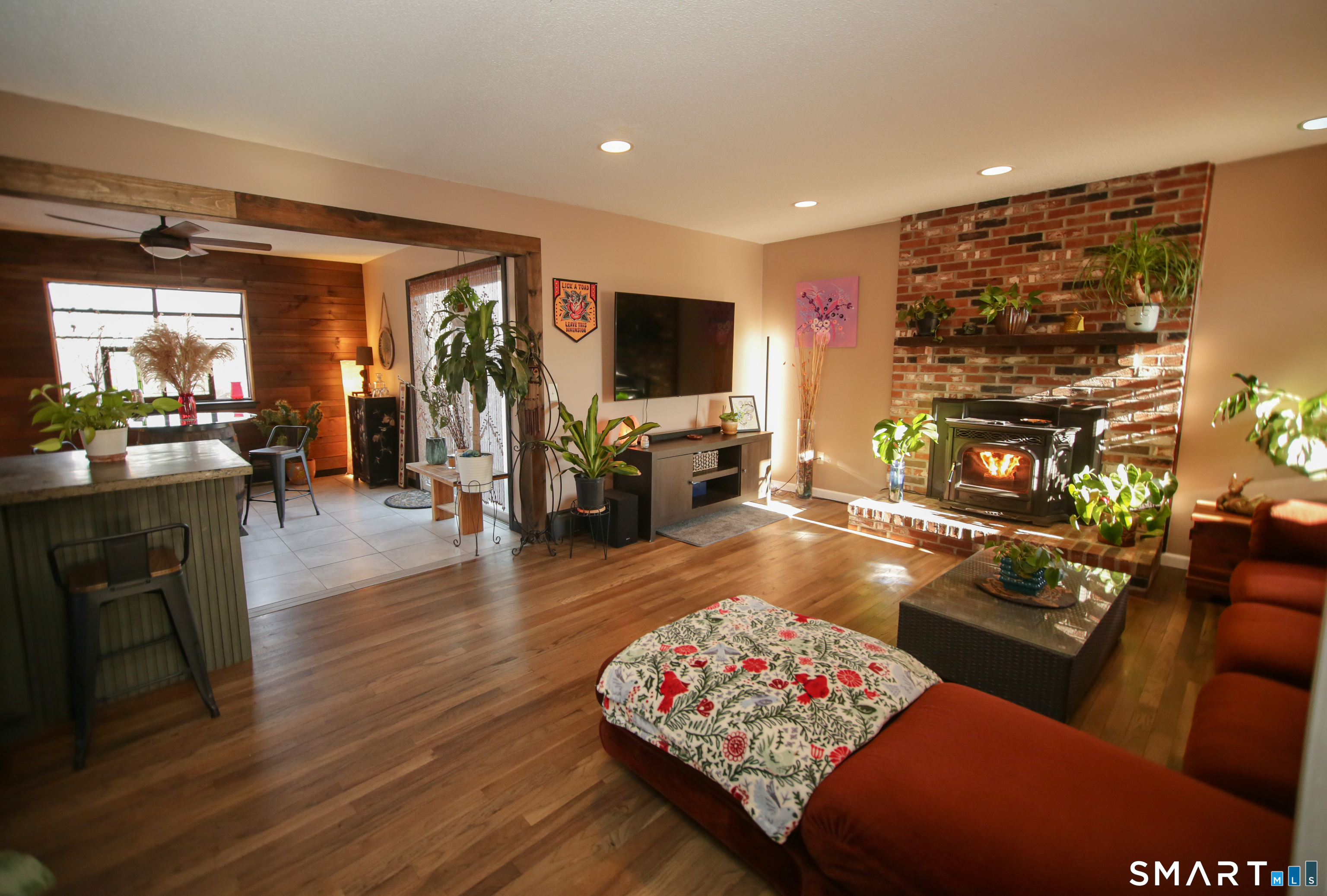 Photo 14 of 2 Meadow Court, Simsbury, CT