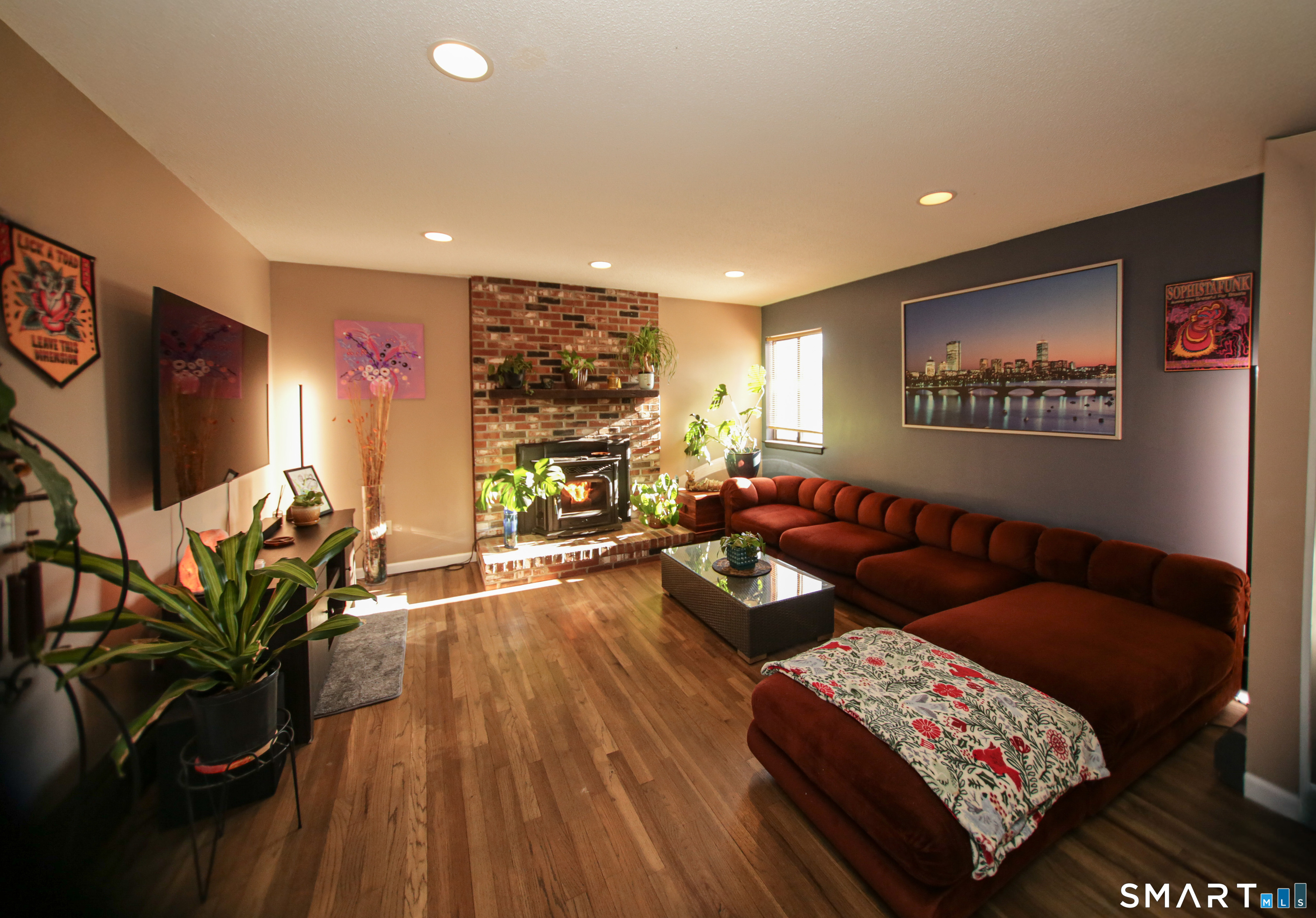 Photo 15 of 2 Meadow Court, Simsbury, CT