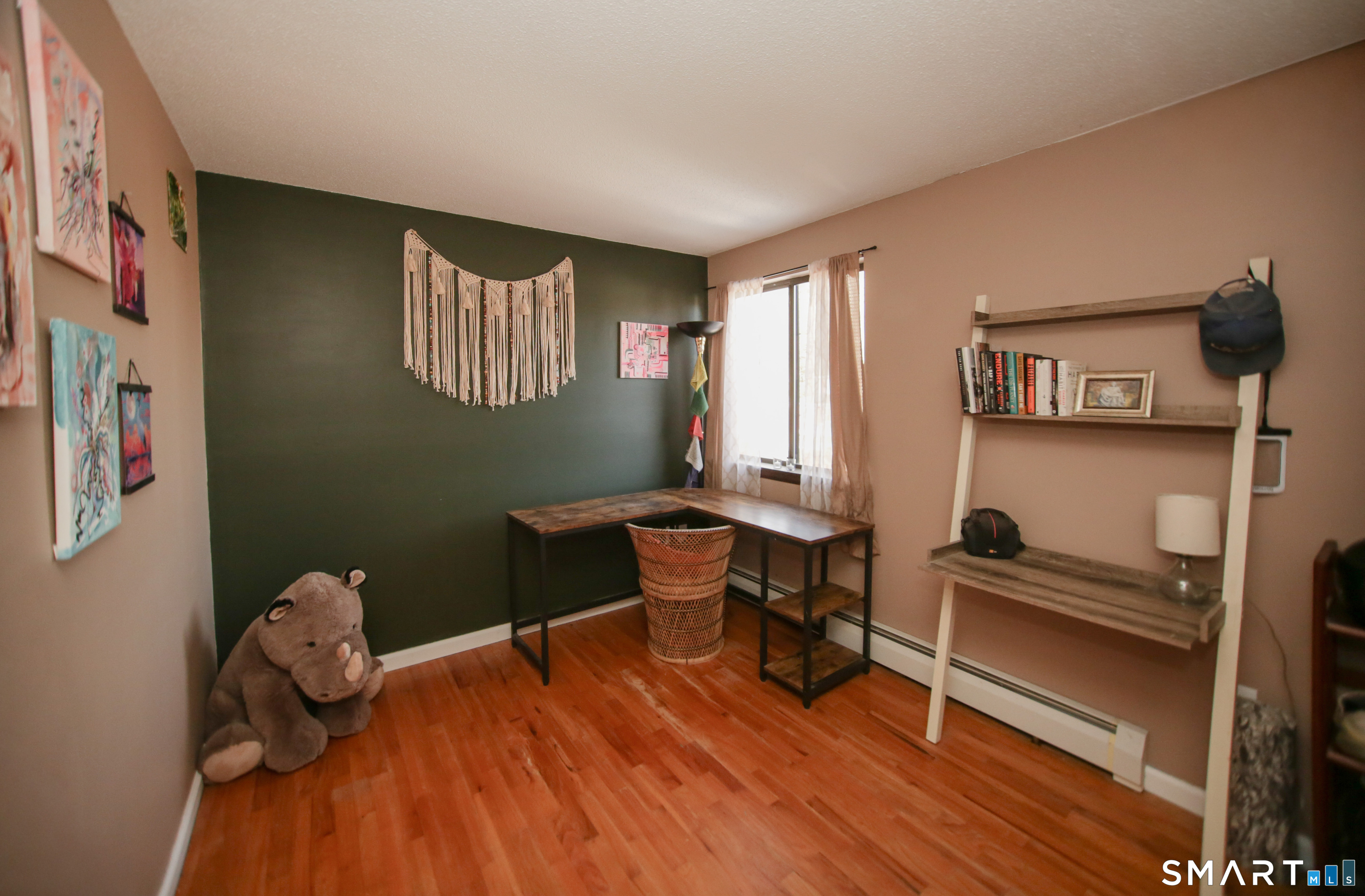 Photo 27 of 2 Meadow Court, Simsbury, CT