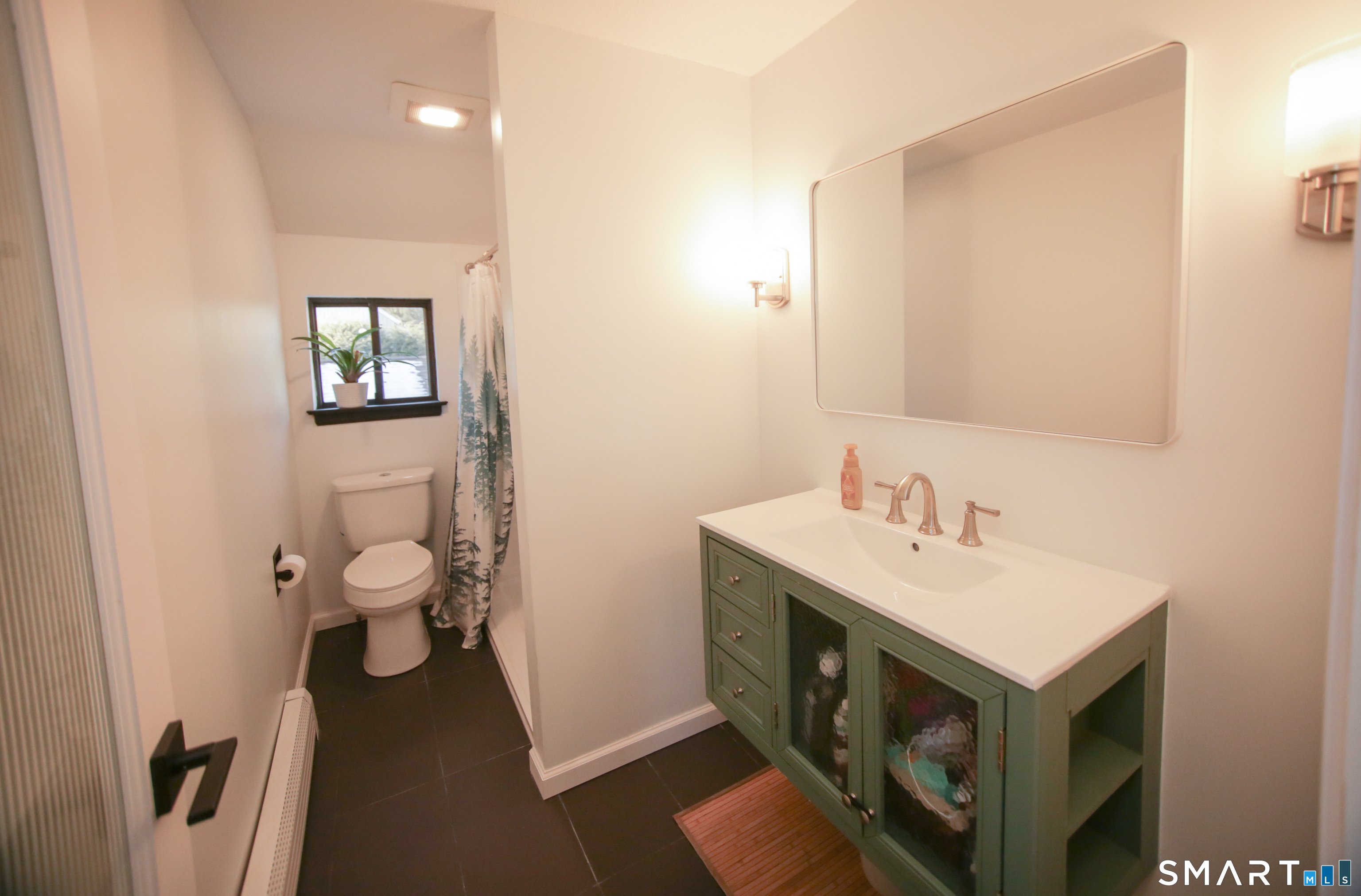 Photo 30 of 2 Meadow Court, Simsbury, CT