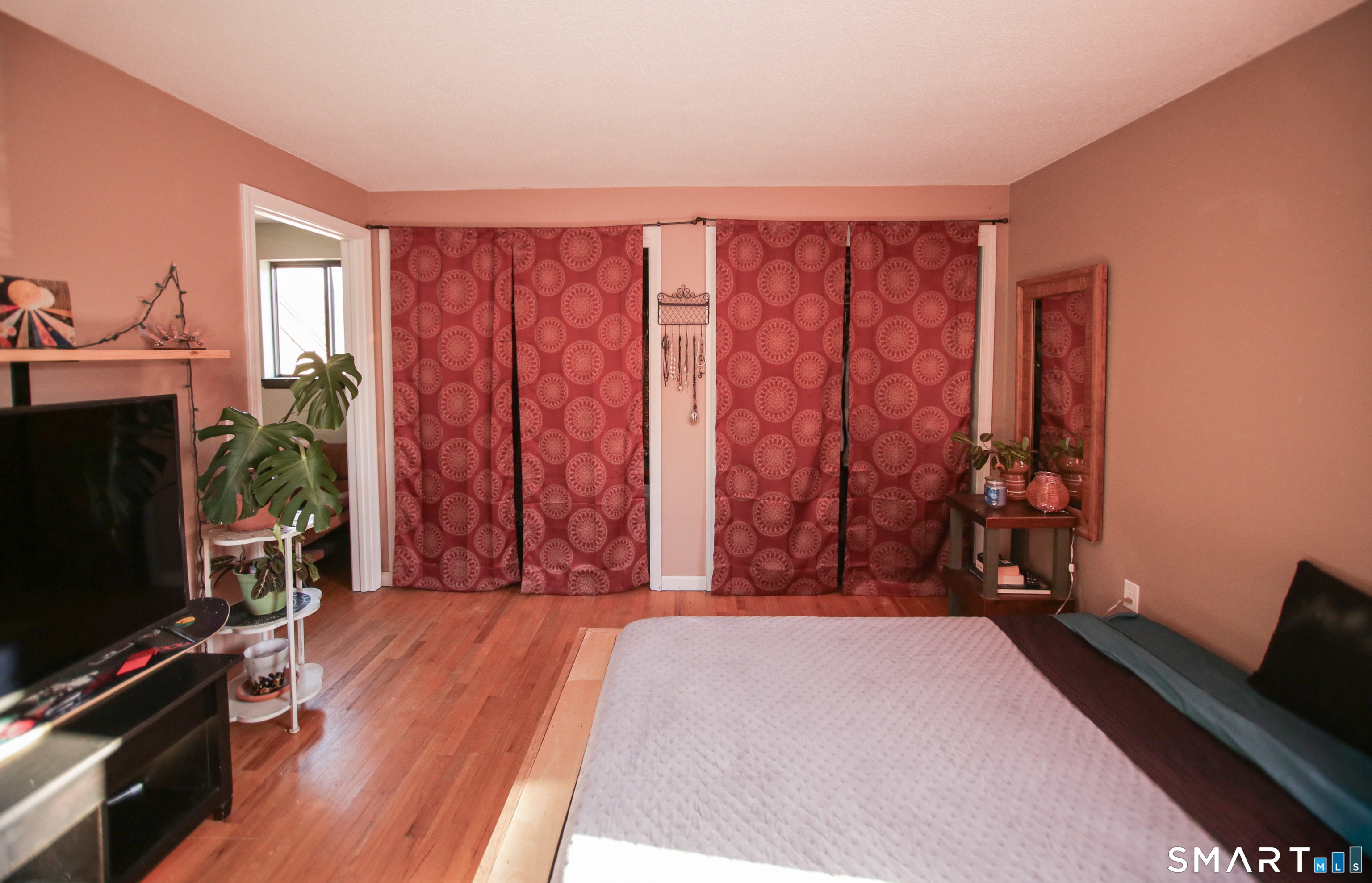 Photo 35 of 2 Meadow Court, Simsbury, CT